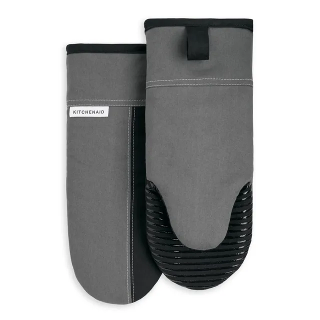 kitchenaid-beacon-two-tone-oven-mitt-2-pack-contour-silver-matte-black-5-75-x13 image 1