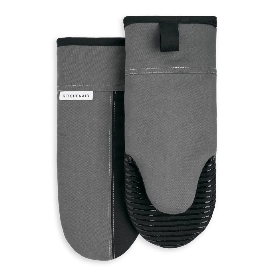 kitchenaid-beacon-two-tone-oven-mitt-2-pack-contour-silver-matte-black-5-75-x13 image 1