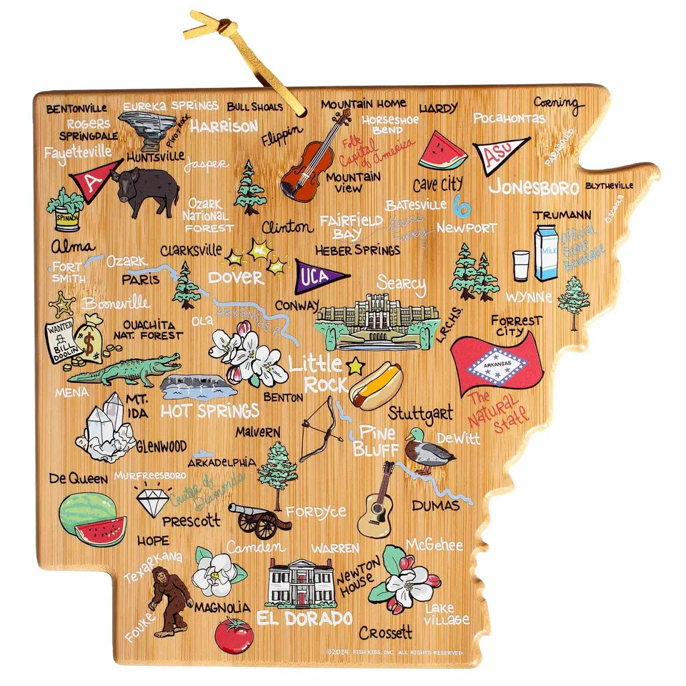 totally-bamboo-arkansas-state-shaped-cutting-board-with-fish-kiss-artwork-by-ann image 1