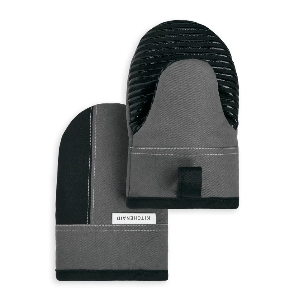 kitchenaid-beacon-two-tone-mini-oven-mitt-2-pack-contour-silver-matte-black-5-5- image 1