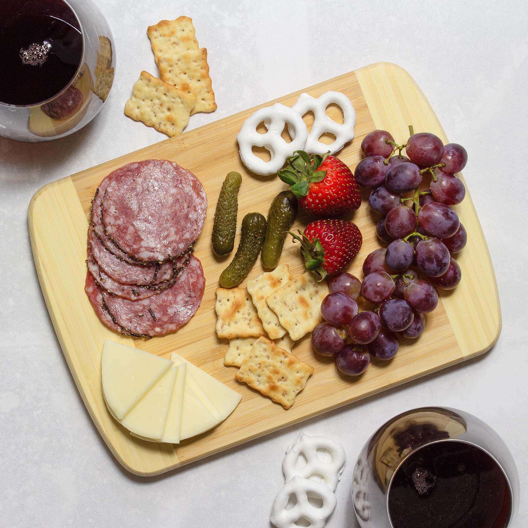 totally-bamboo-hana-cutting-board-10-x-7-1-8 image 3