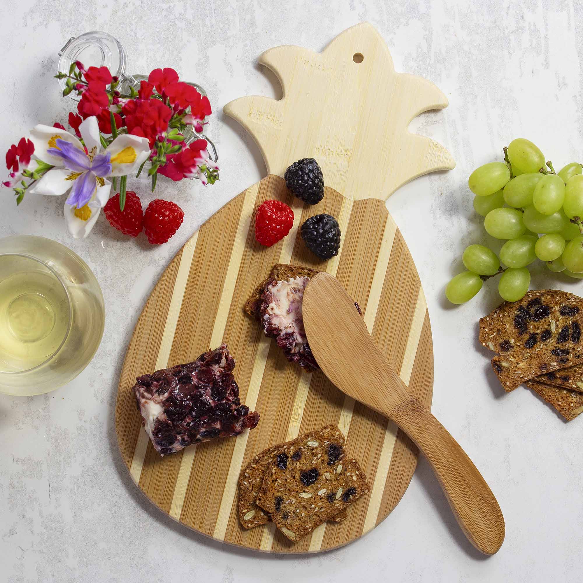 totally-bamboo-pineapple-serving-board-with-spreader-knife-gift-set image 2