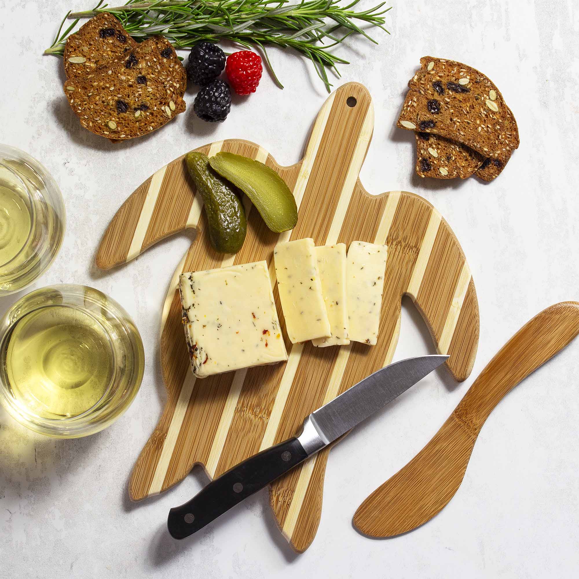 totally-bamboo-sea-turtle-serving-board-with-spreader-knife-gift-set image 4