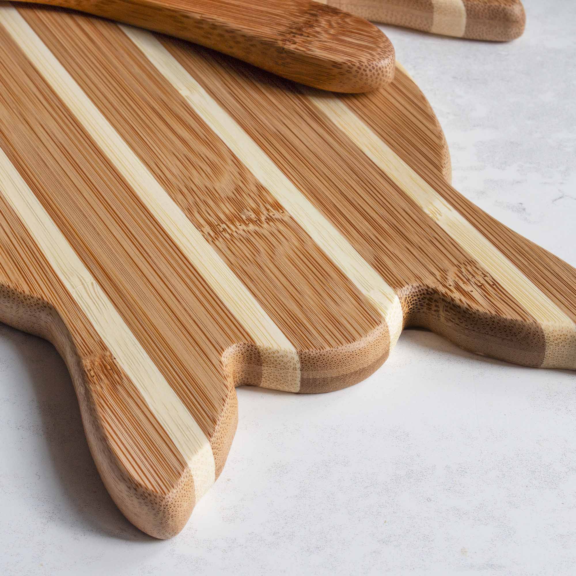 totally-bamboo-sea-turtle-serving-board-with-spreader-knife-gift-set image 5