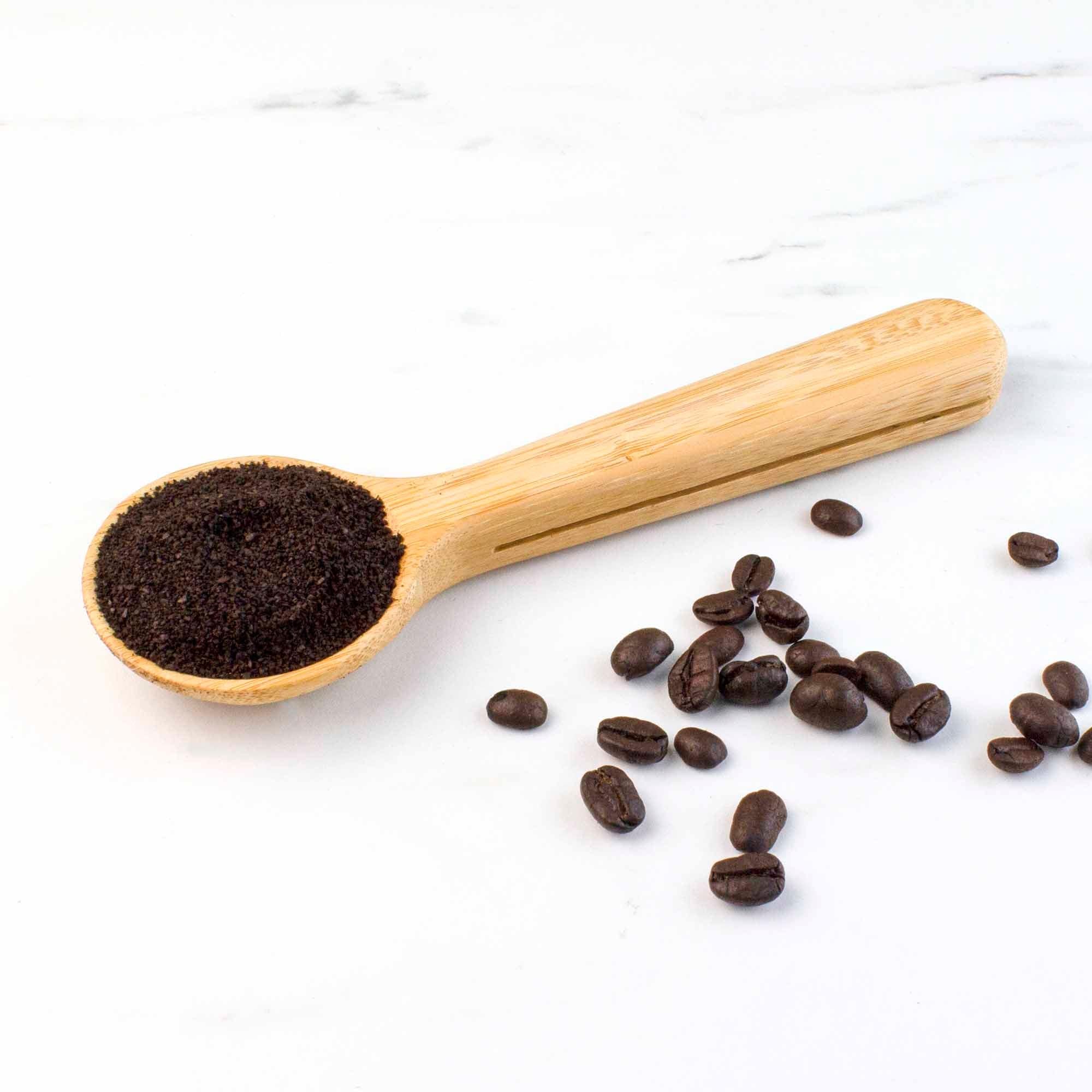 totally-bamboo-coffee-scoop-with-built-in-bag-clip image 4