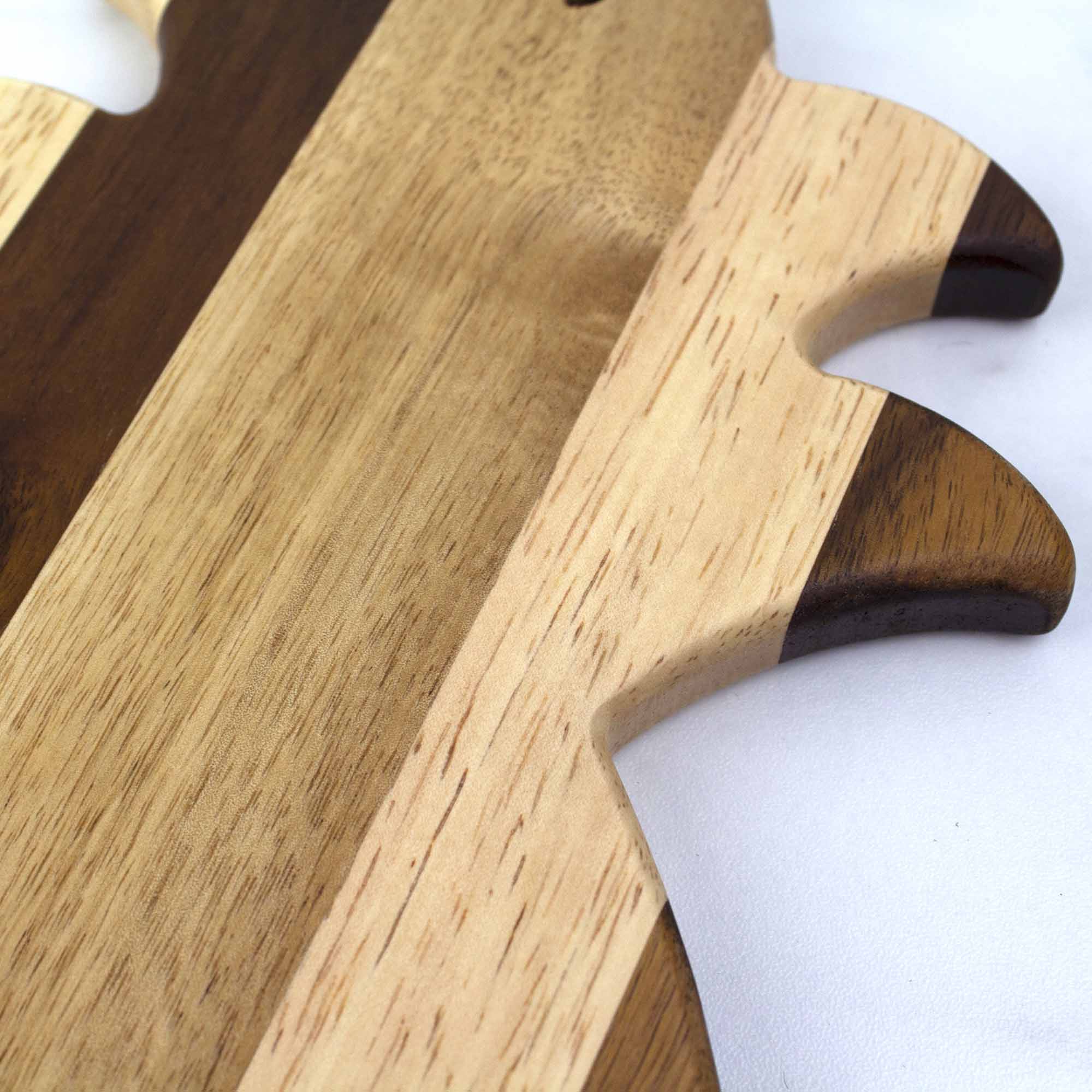 rock-branch-shiplap-series-pineapple-shaped-cutting-board image 5