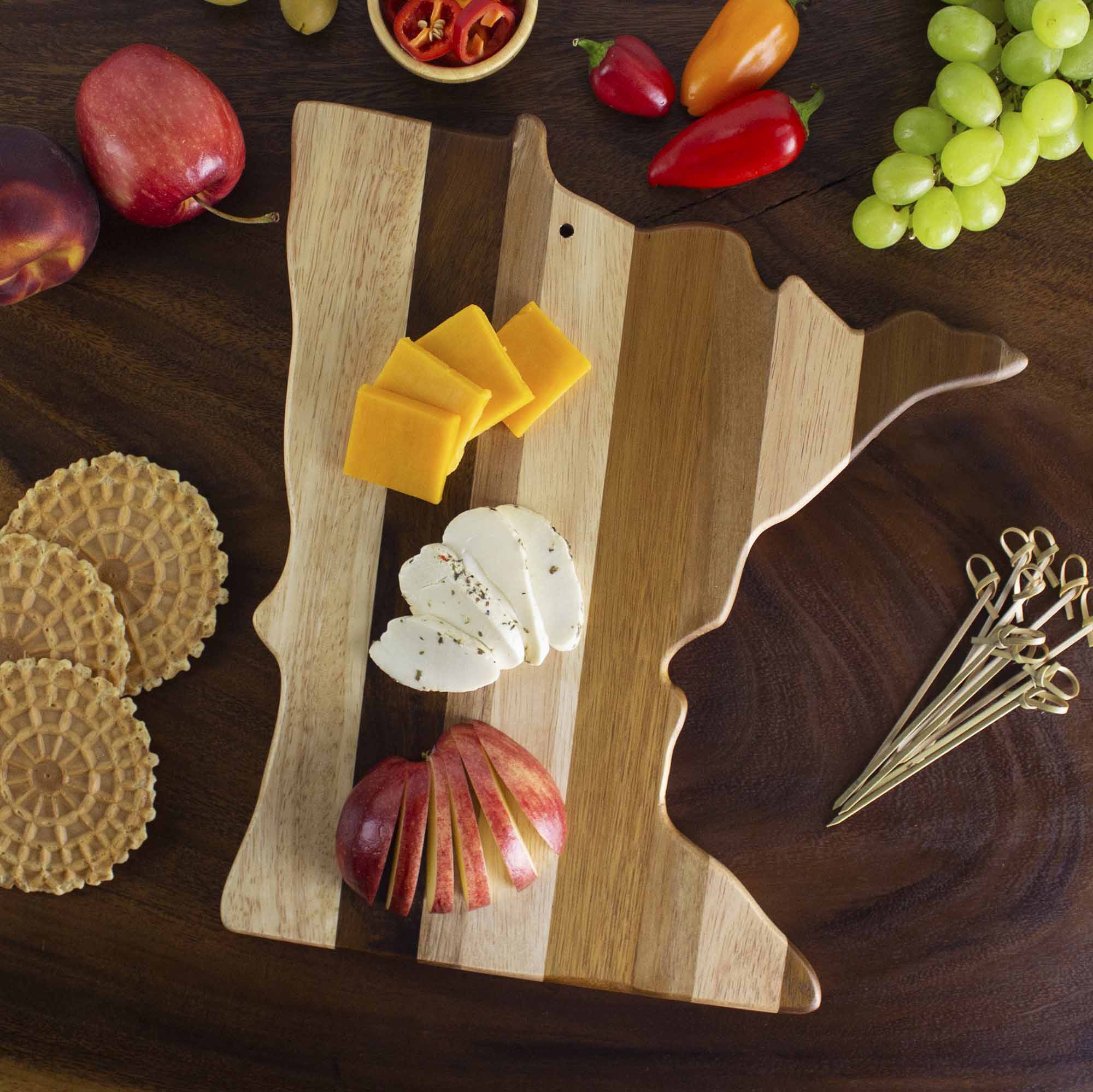 totally-bamboo-rock-branch-shiplap-series-minnesota-cutting-board image 2