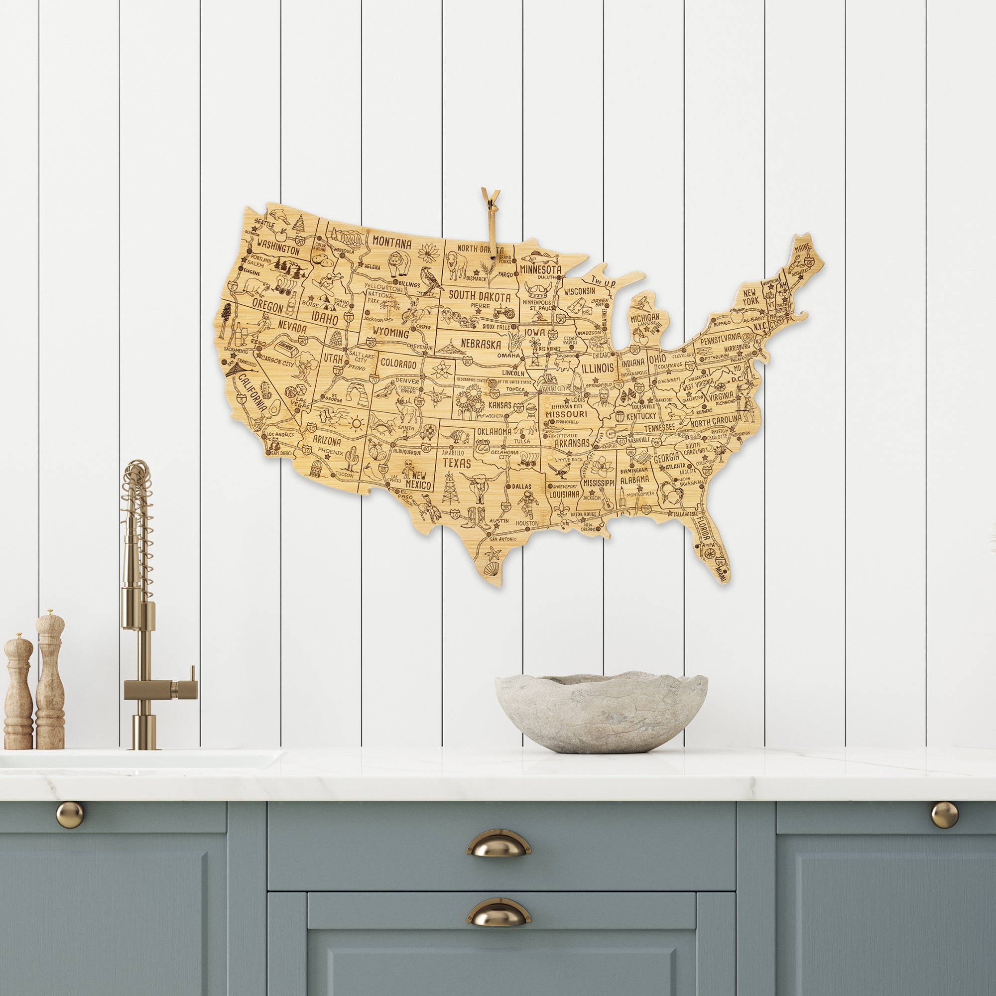 totally-bamboo-xxl-destination-usa-cutting-board-30-x-18-7-8 image 3