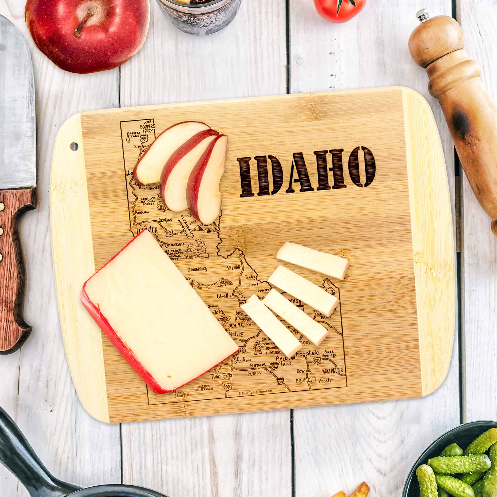 totally-bamboo-a-slice-of-life-idaho-cutting-board-11-x-8-75 image 2