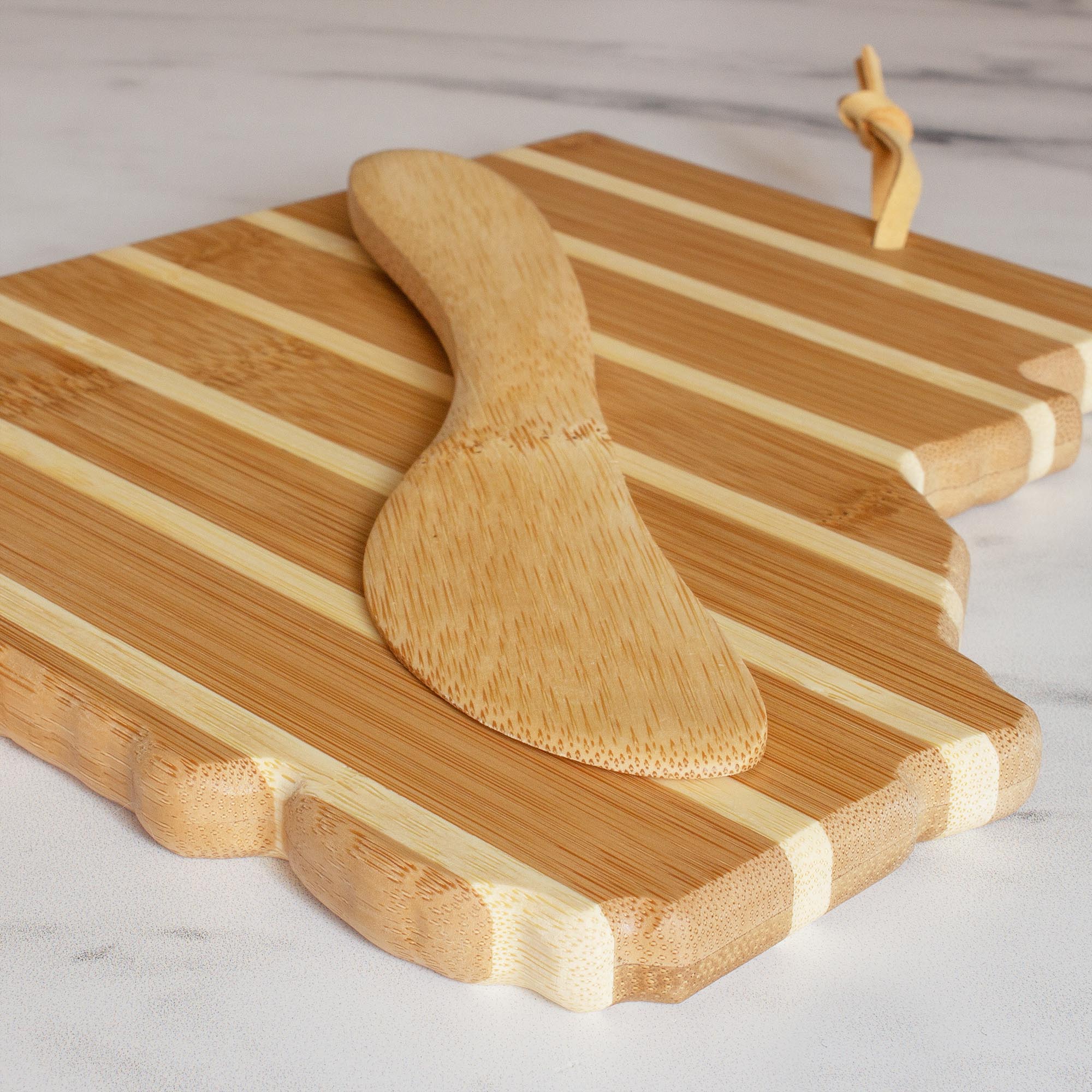 totally-bamboo-rhode-island-serving-board-with-spreader-knife-gift-set image 5