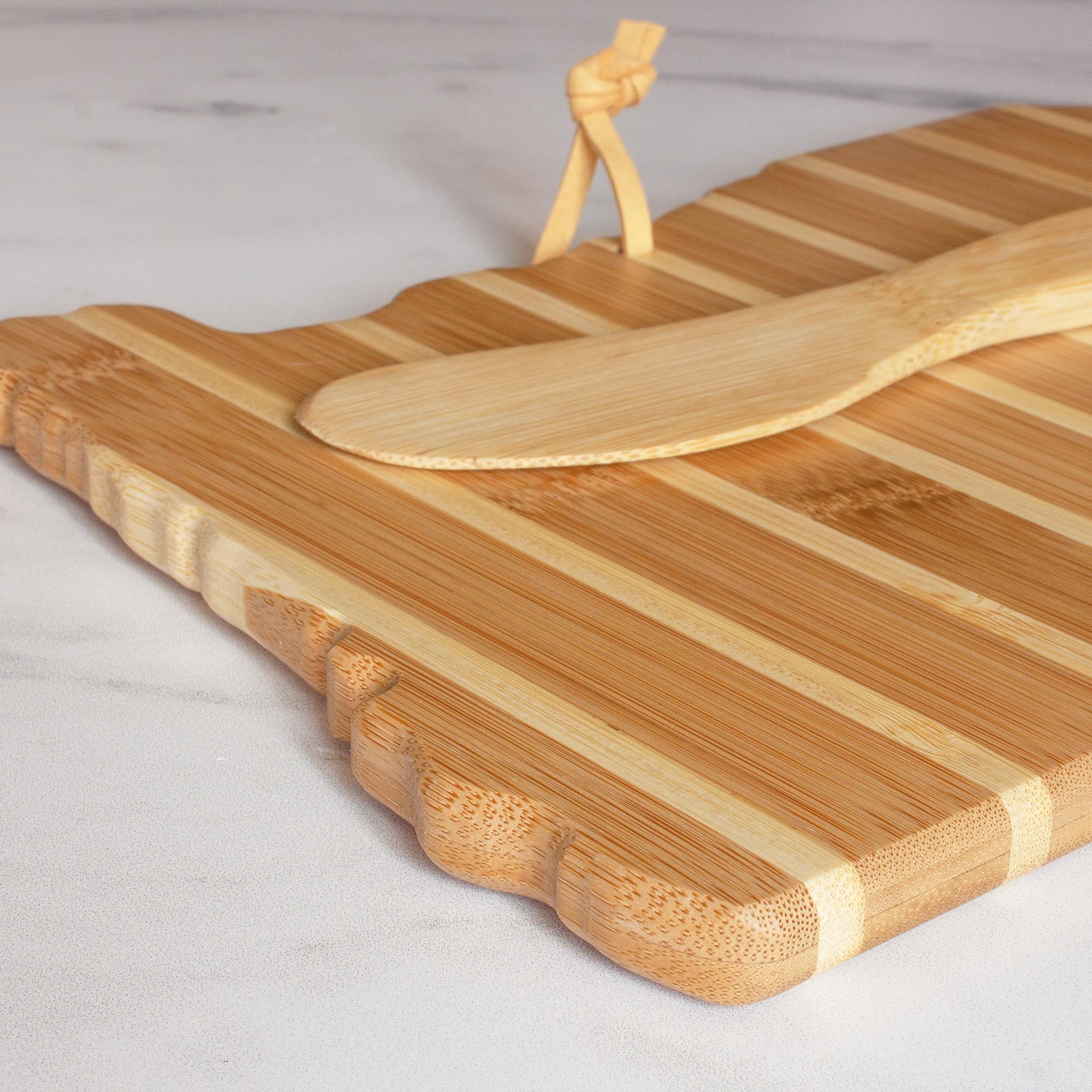totally-bamboo-oregon-serving-board-with-spreader-knife-gift-set image 5