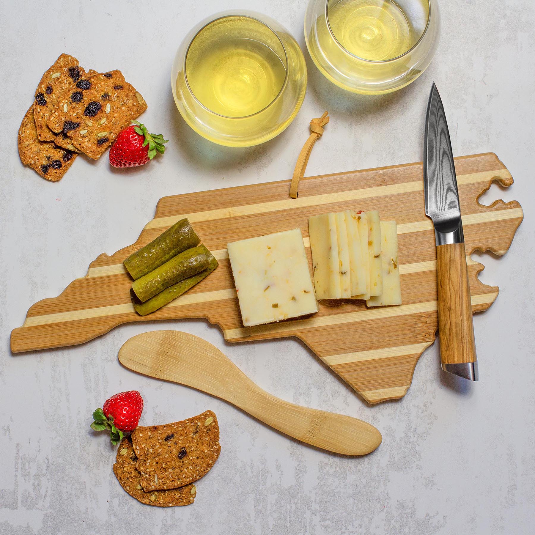 totally-bamboo-north-carolina-serving-board-with-spreader-knife-gift-set image 4