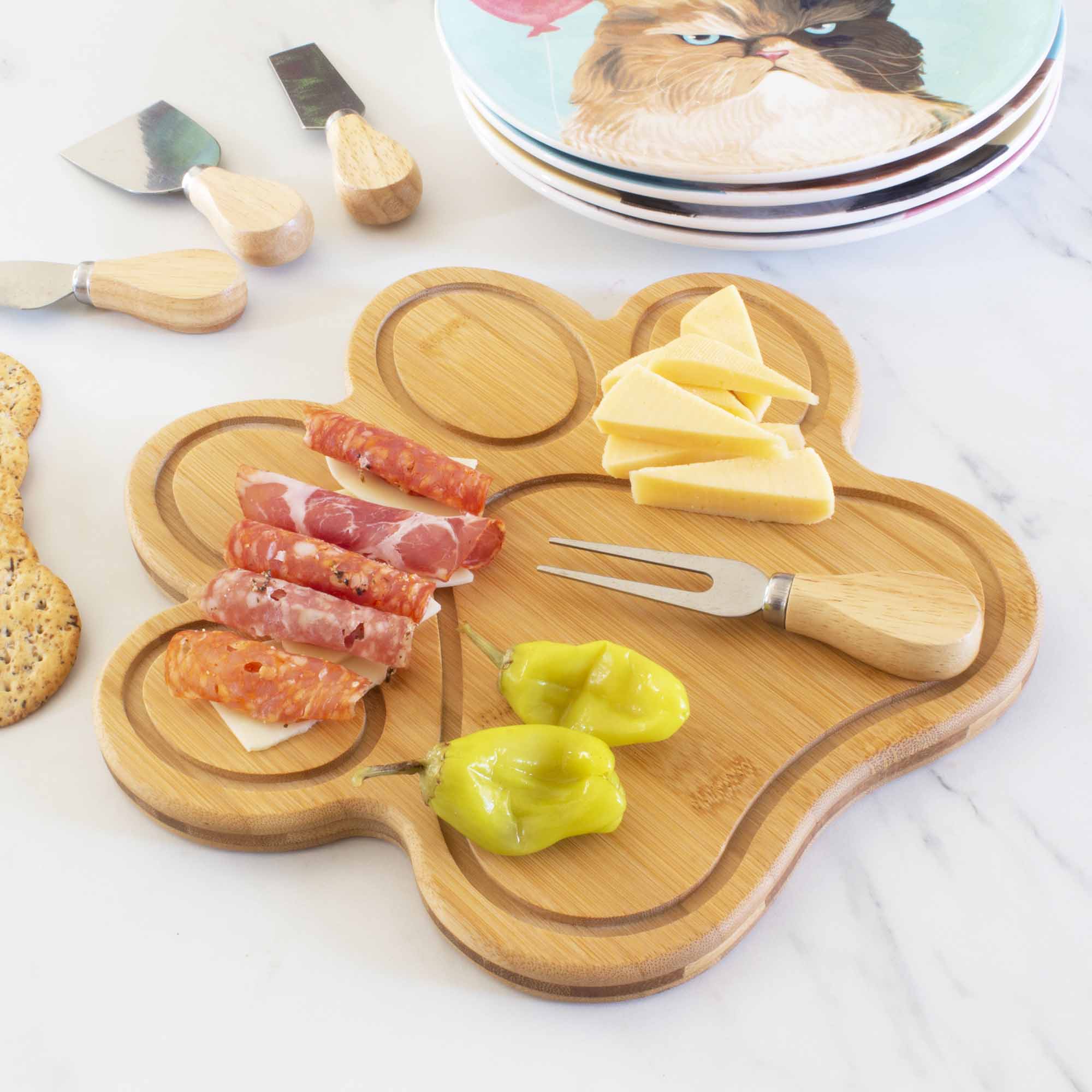 totally-bamboo-paw-shaped-cutting-board-11-x-10 image 2