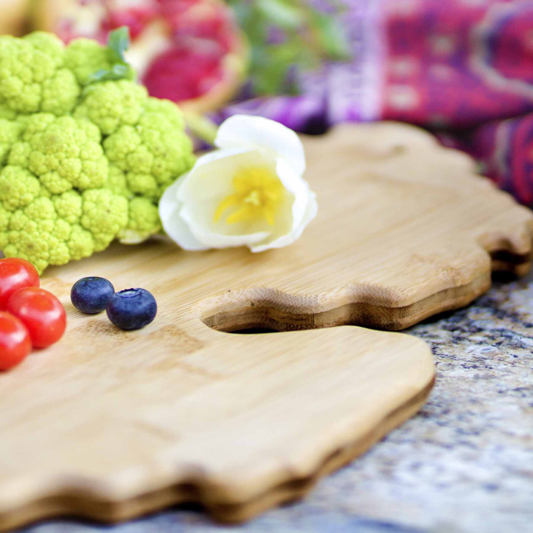 totally-bamboo-michigan-mitten-cutting-board-13-1-4-x-11-3-4 image 3