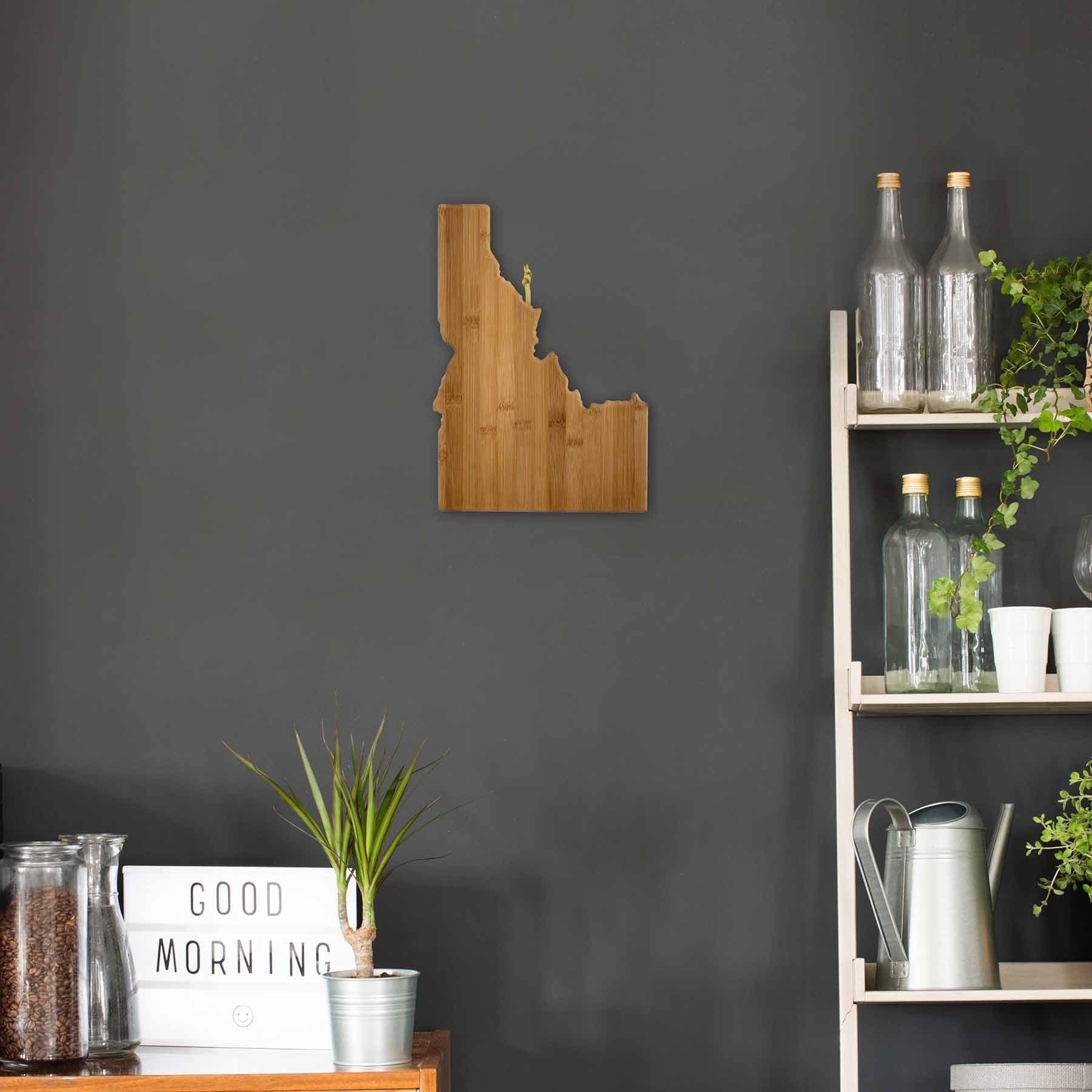 totally-bamboo-idaho-state-shaped-cutting-and-serving-board-15-x-10-5 image 3