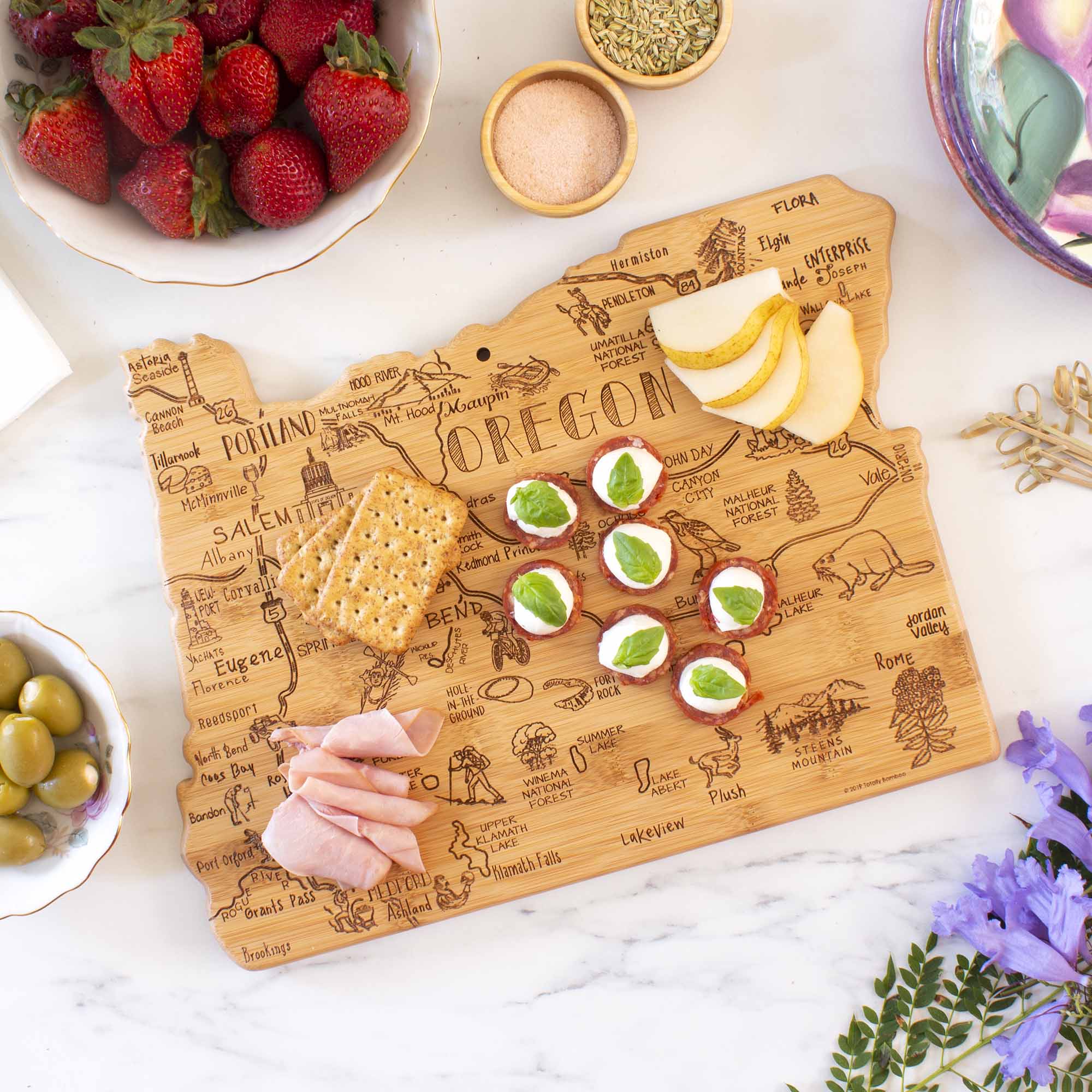totally-bamboo-destination-oregon-cutting-board-14-1-2-x-10-3-4 image 2