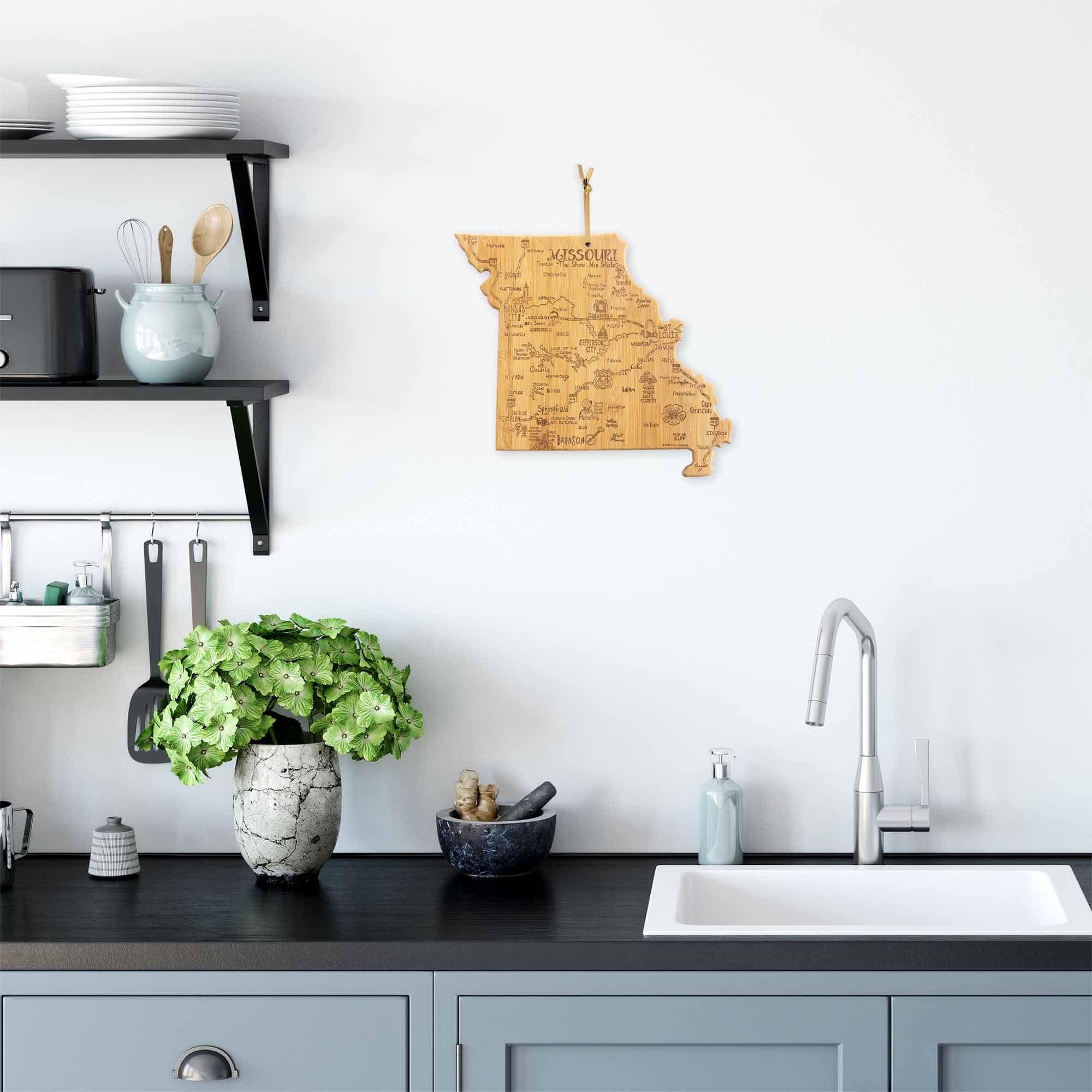 totally-bamboo-destination-missouri-cutting-board-11-75-x-13-5 image 3