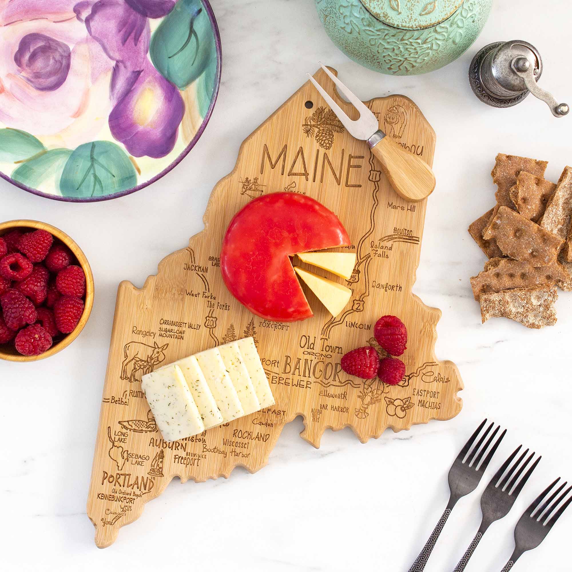 totally-bamboo-destination-maine-cutting-board-15-x-10-1-2 image 2