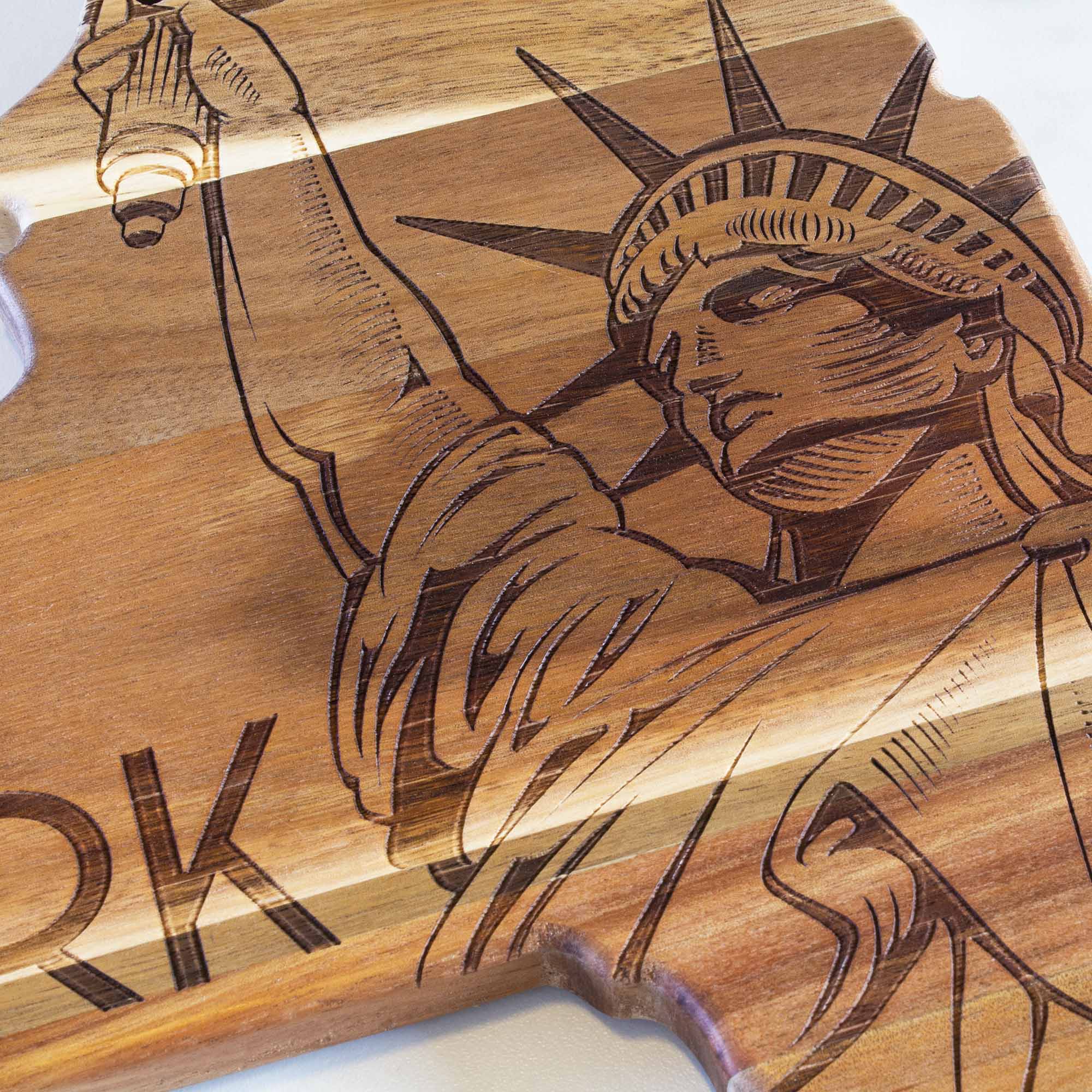 totally-bamboo-rock-branch-origins-series-new-york-cutting-board image 5