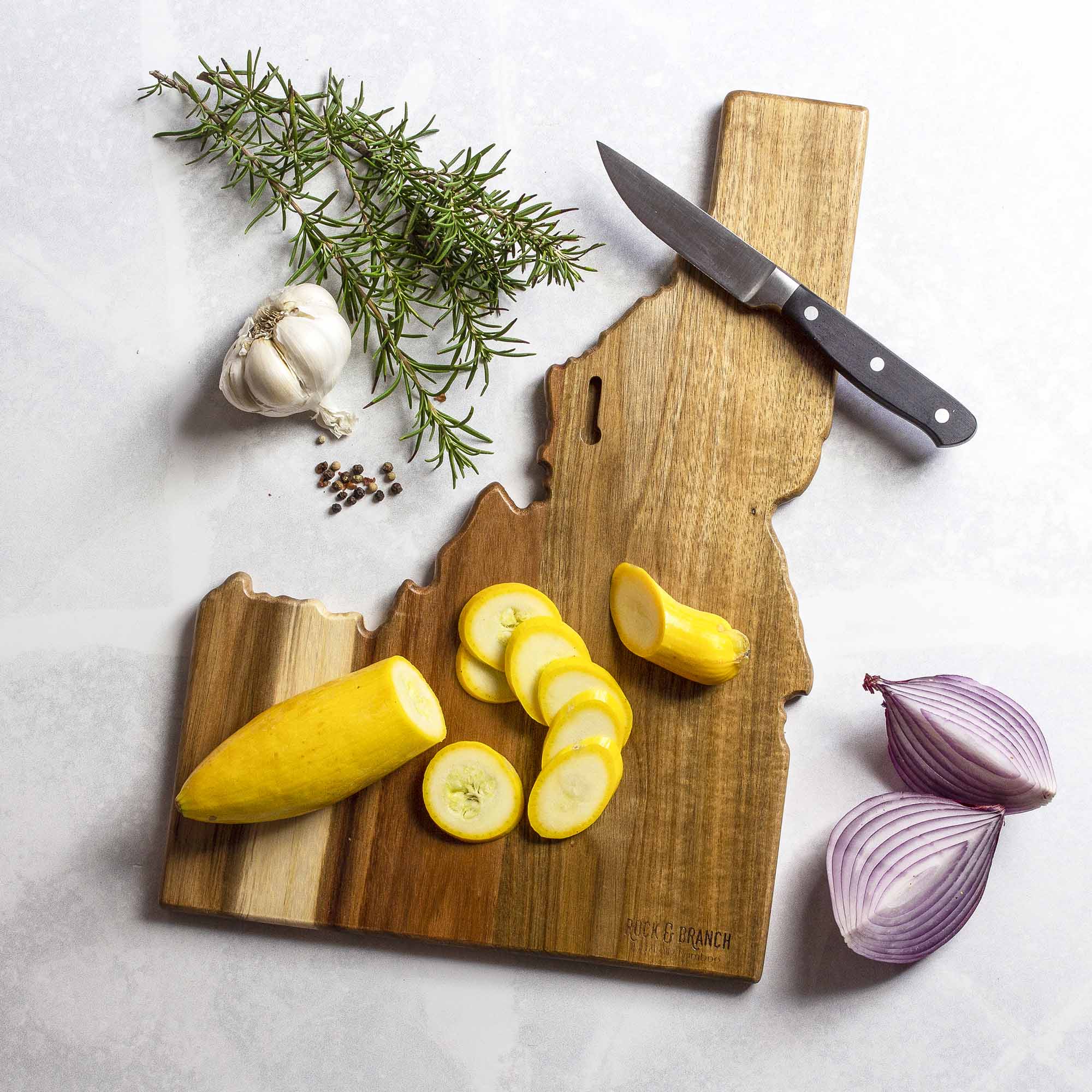 totally-bamboo-rock-branch-origins-series-idaho-cutting-board-acacia-wood-servin image 4