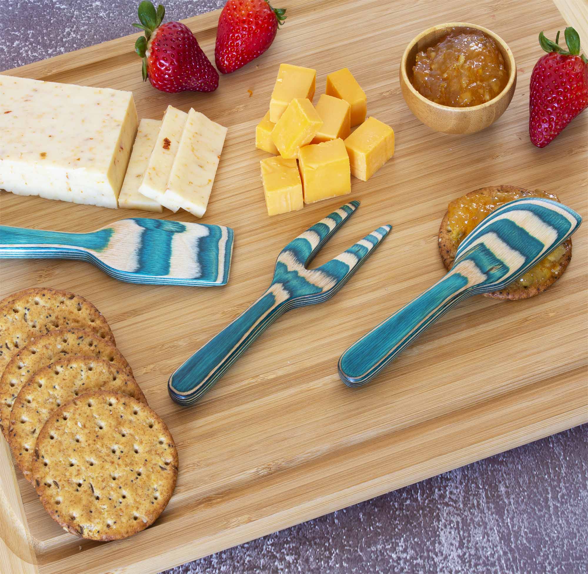 totally-bamboo-baltique-mykonos-collection-3-piece-cheese-tool-set image 2