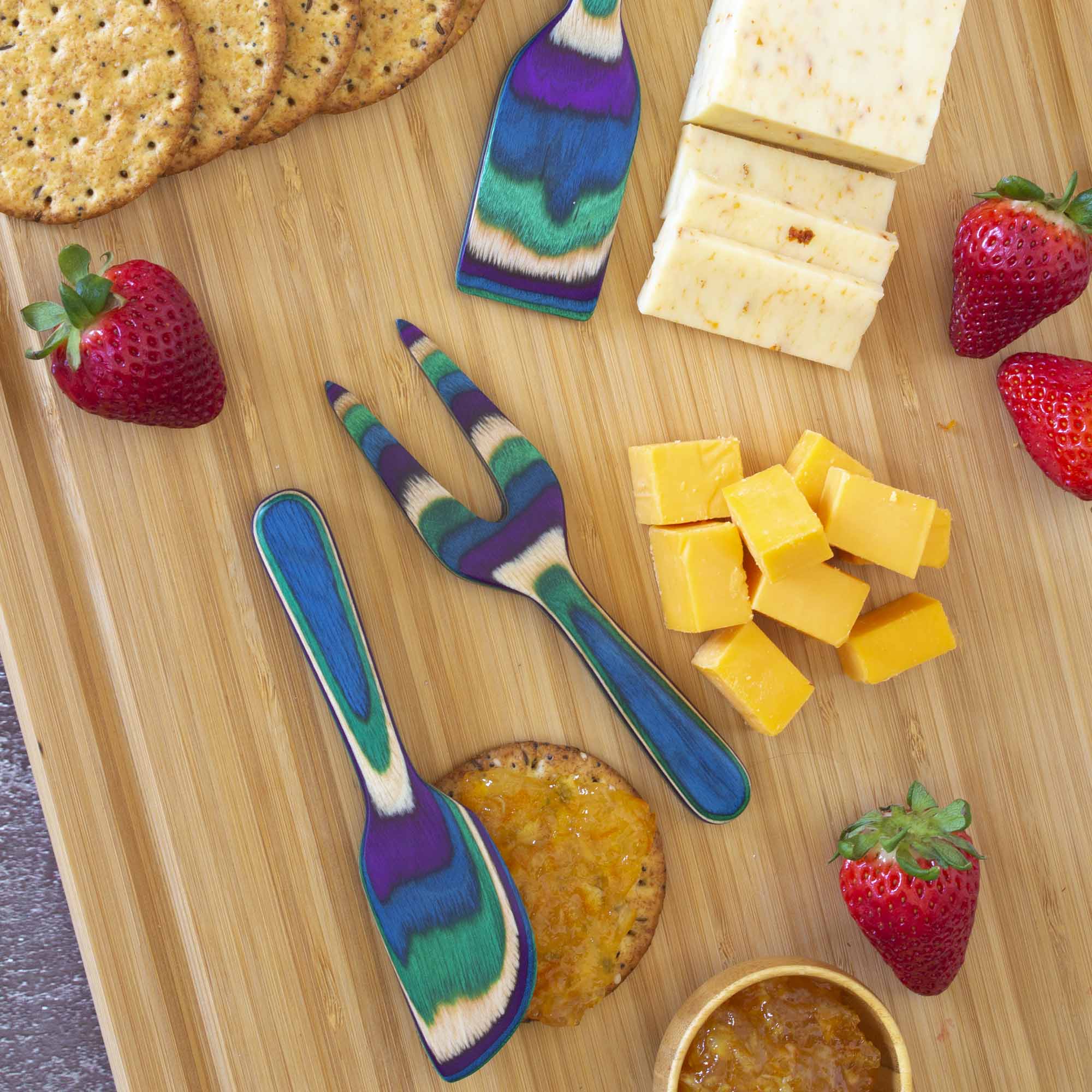 totally-bamboo-baltique-mumbai-collection-3-piece-cheese-tool-set image 3