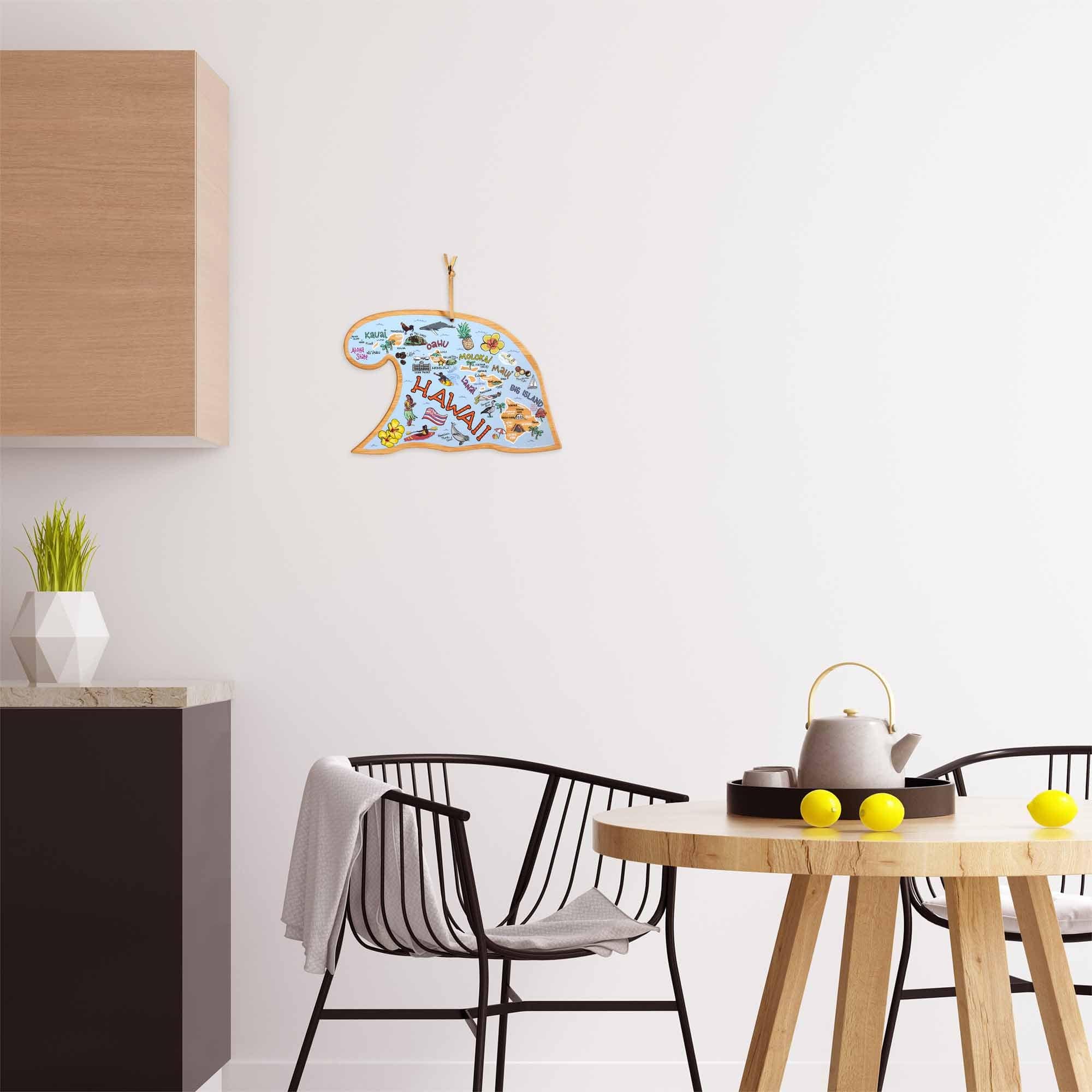 totally-bamboo-hawaiian-islands-fish-kiss-cutting-board-with-artwork image 4
