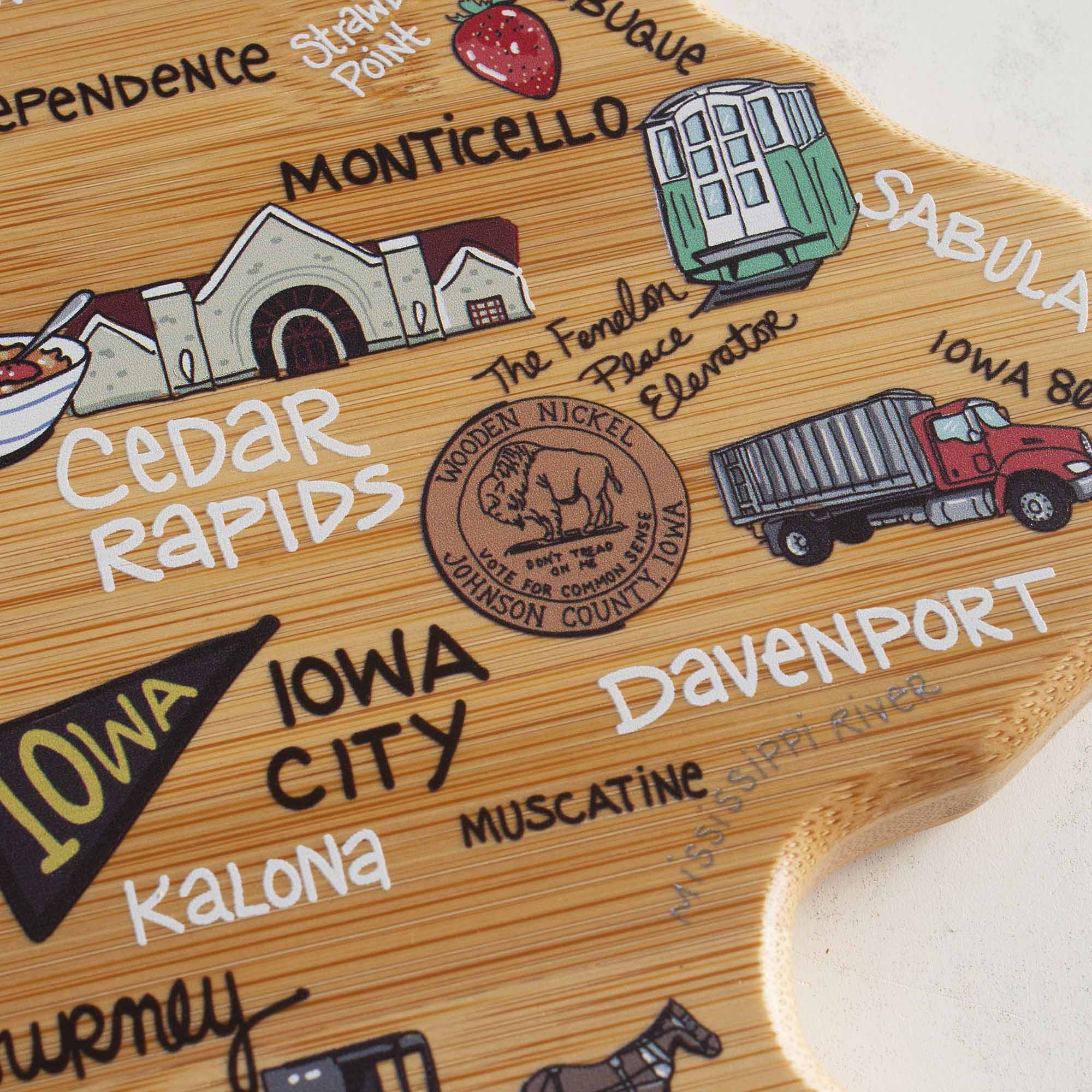 totally-bamboo-iowa-state-shaped-cutting-board-with-fish-kiss-artwork image 5