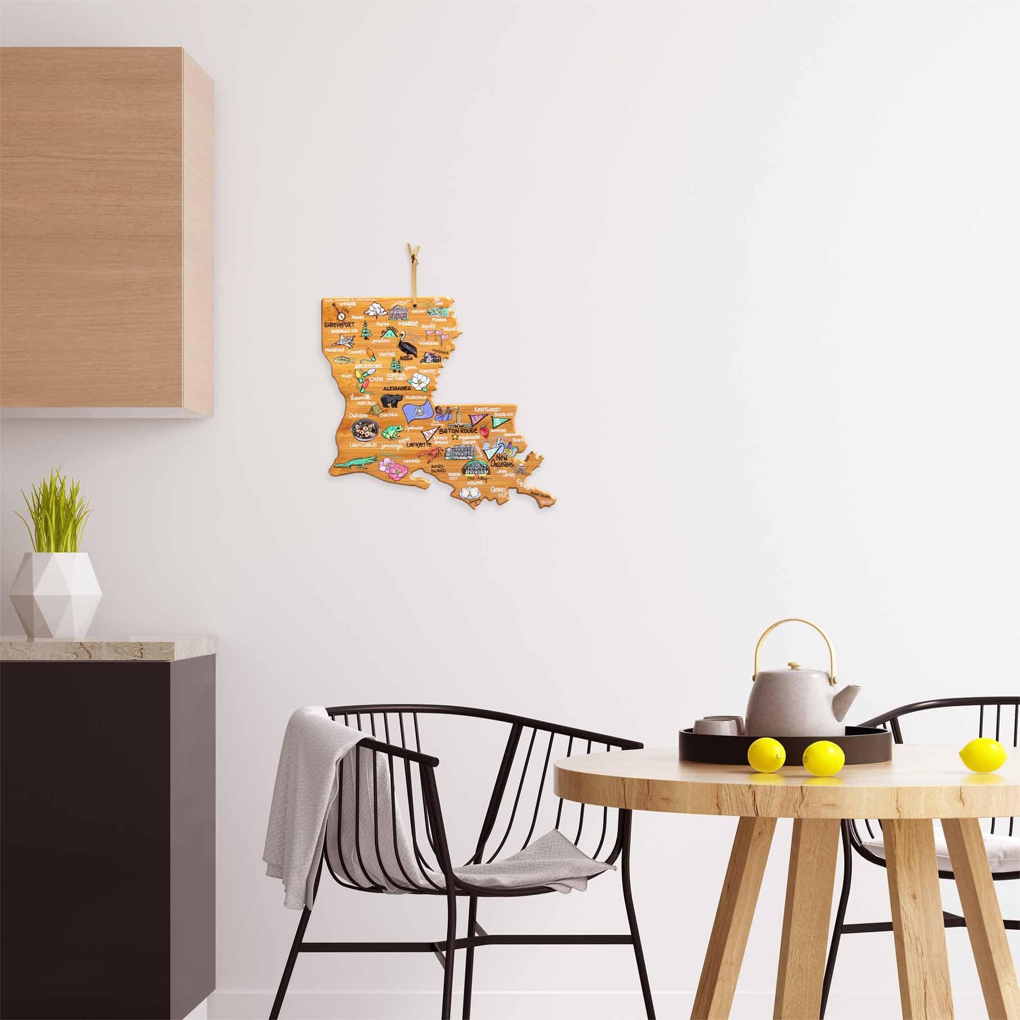 totally-bamboo-louisiana-state-shaped-cutting-board-with-fish-kiss-artwork-by-an image 3