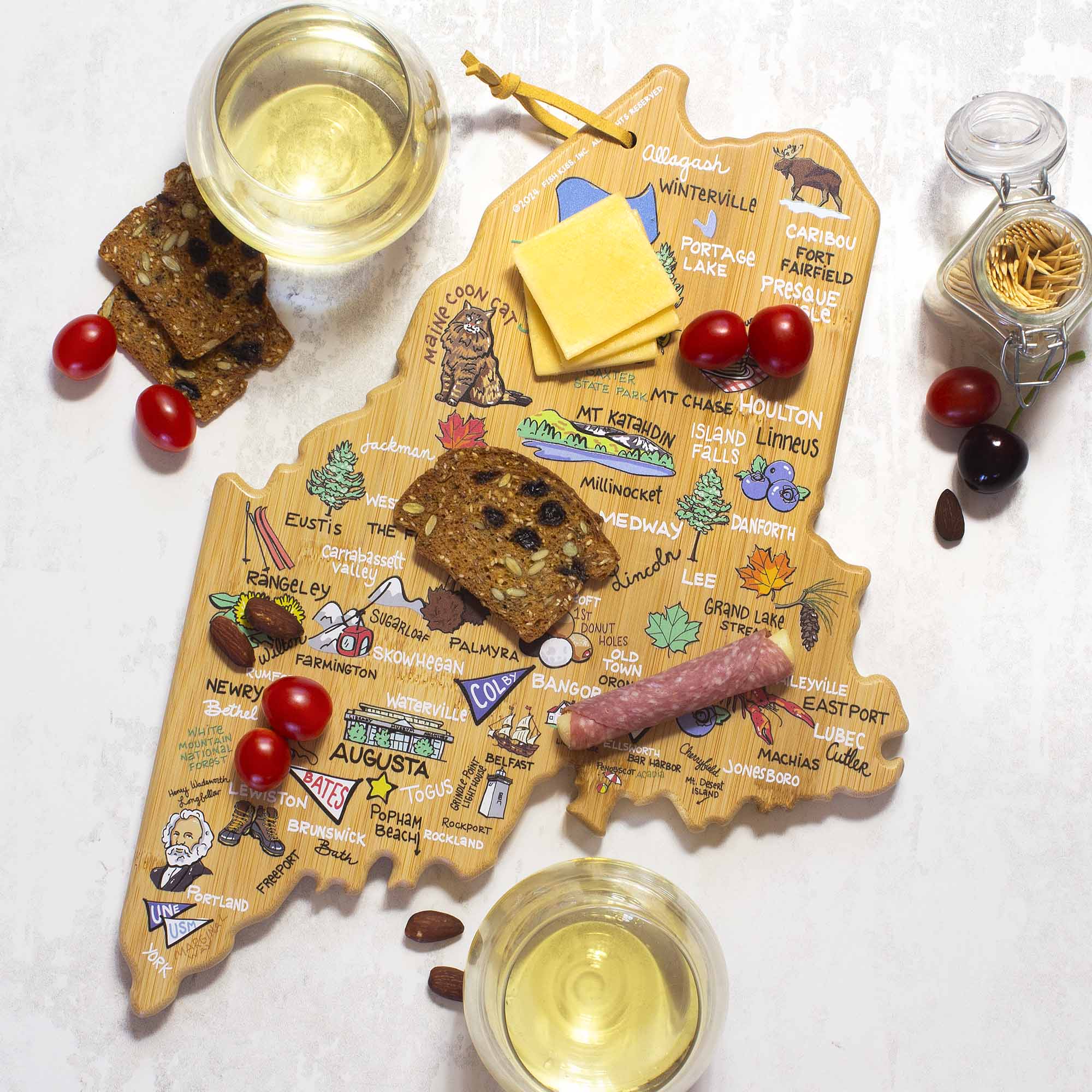 totally-bamboo-maine-state-shaped-cutting-board-with-fish-kiss-artwork-by-anne-k image 4
