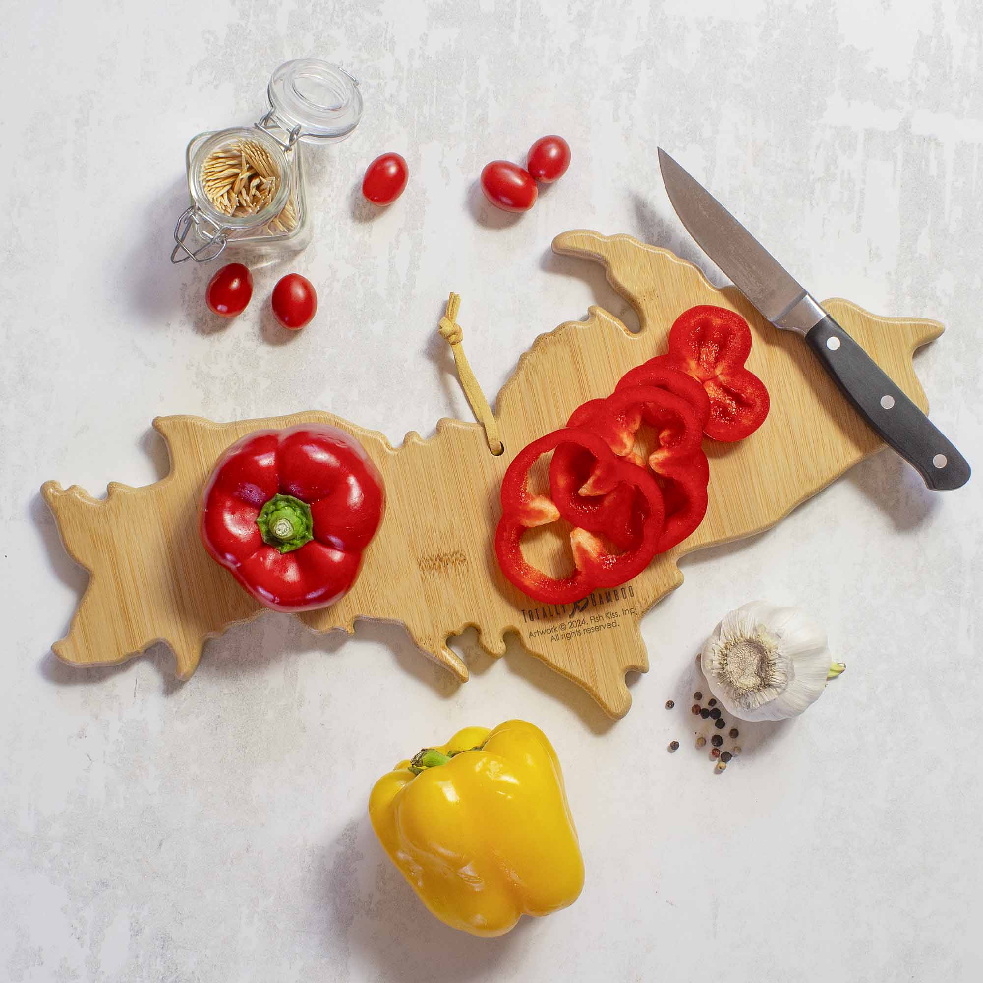 totally-bamboo-michigan-upper-peninsula-cutting-board-with-fish-kiss-artwork image 3
