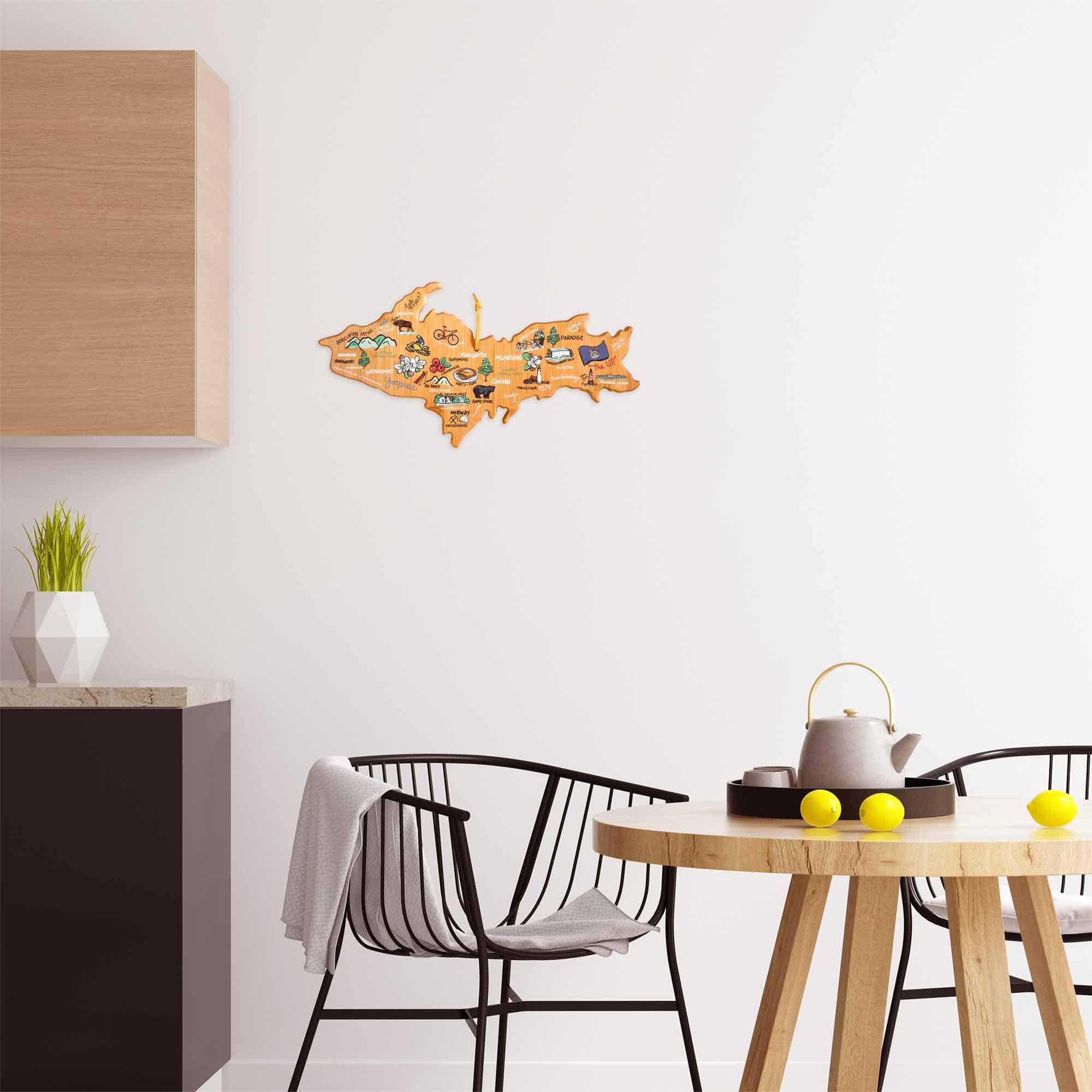 totally-bamboo-michigan-upper-peninsula-cutting-board-with-fish-kiss-artwork image 4