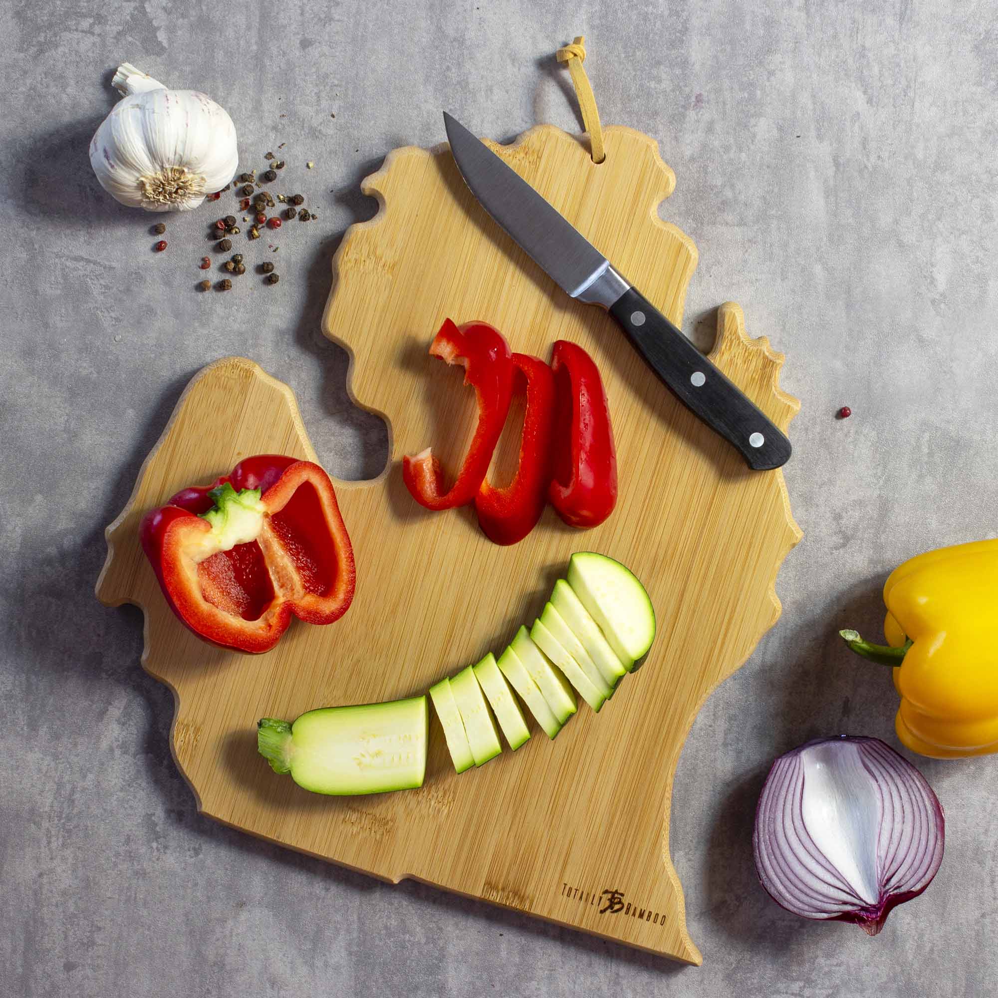 totally-bamboo-michigan-mitten-cutting-board-with-artwork-by-fish-kiss image 4