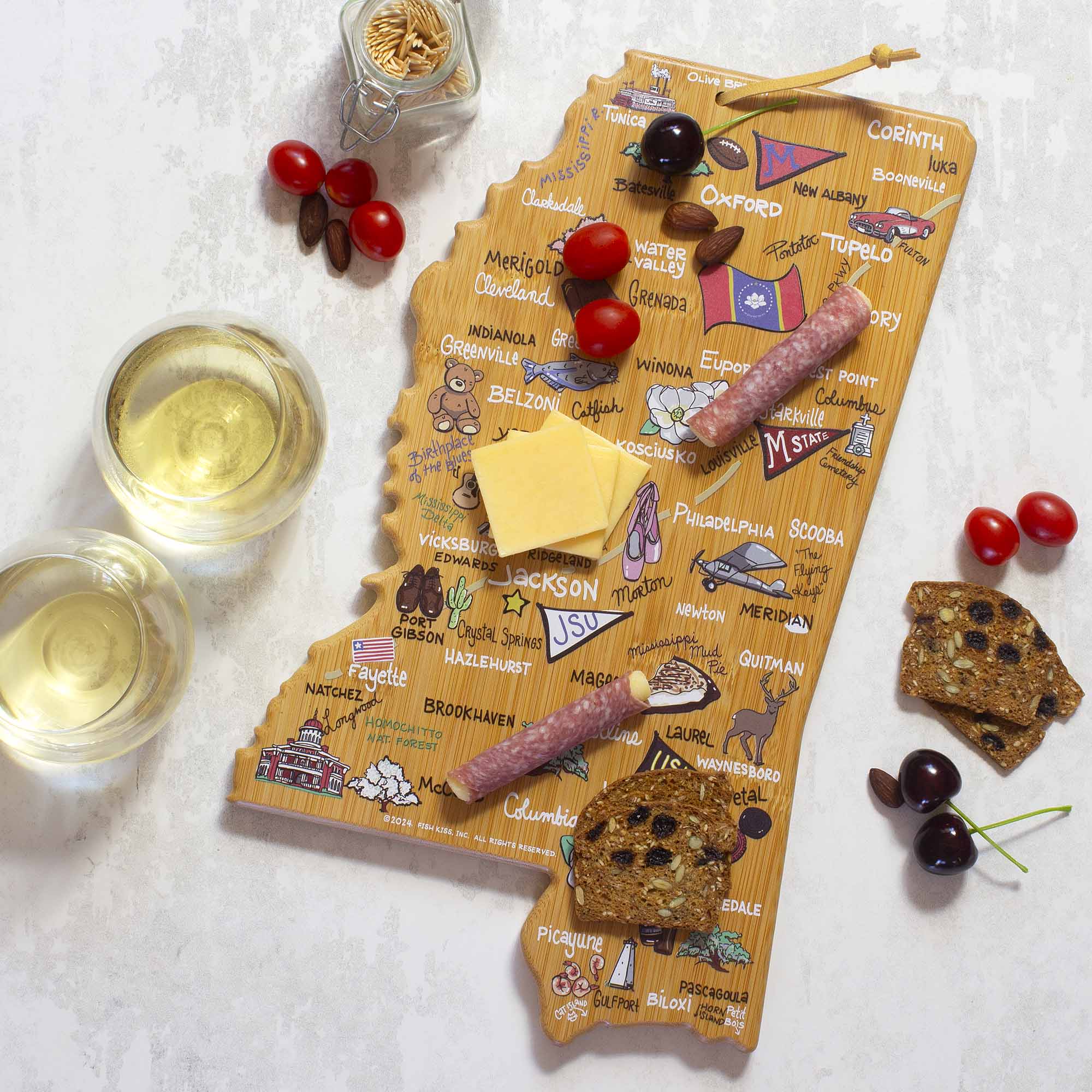 totally-bamboo-mississippi-cutting-board-with-artwork-by-fish-kiss image 2