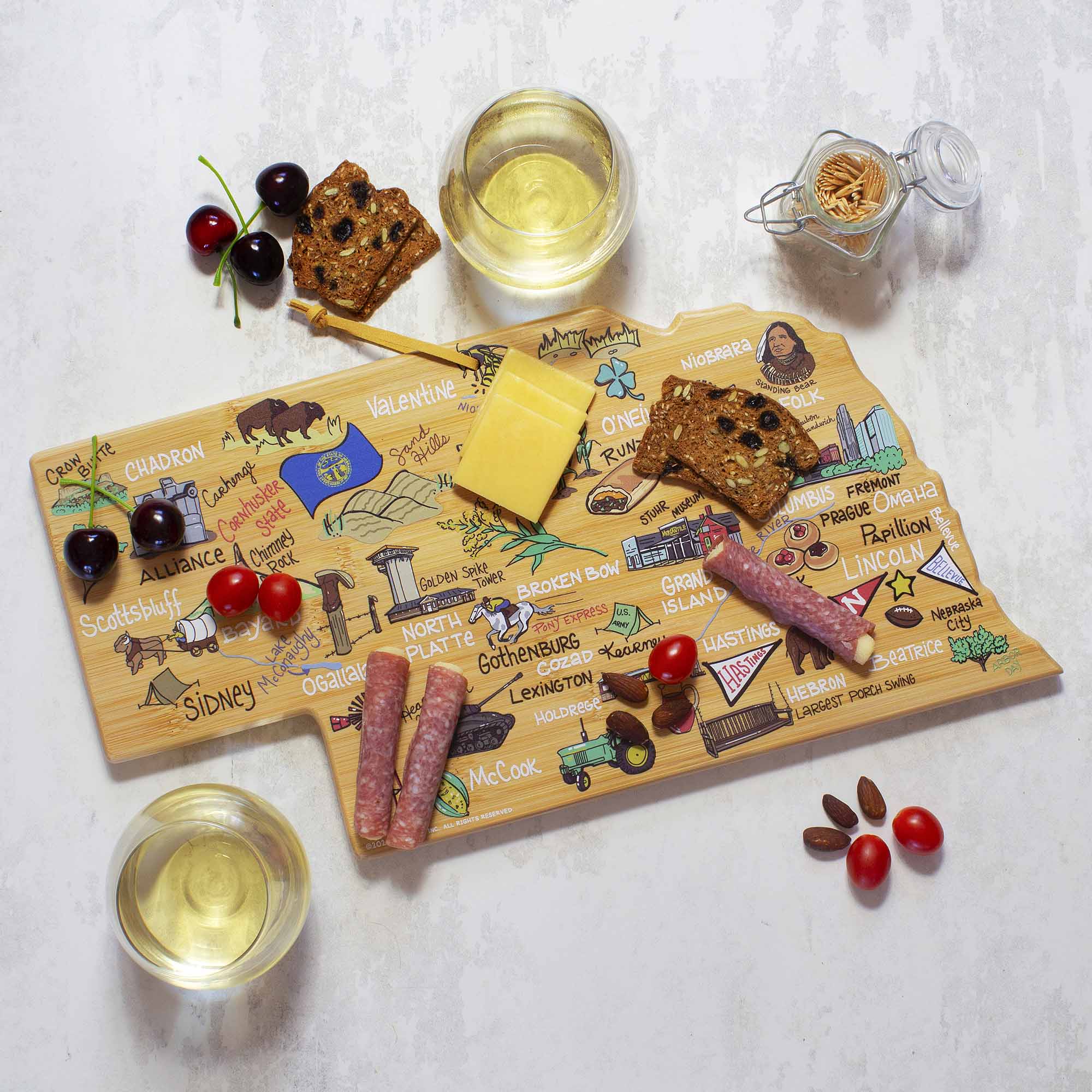 totally-bamboo-nebraska-cutting-board-with-artwork-by-fish-kiss image 2