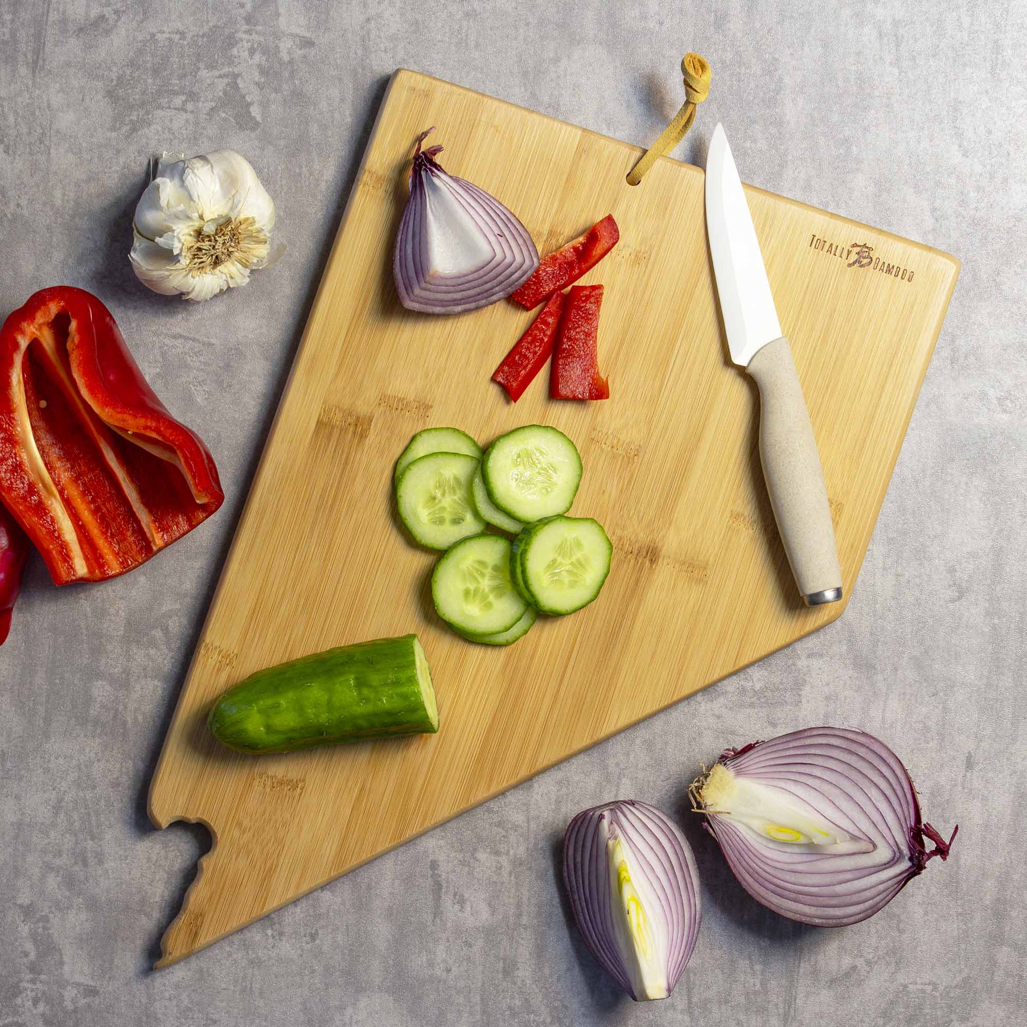 totally-bamboo-nevada-cutting-board-with-artwork-by-fish-kiss image 4