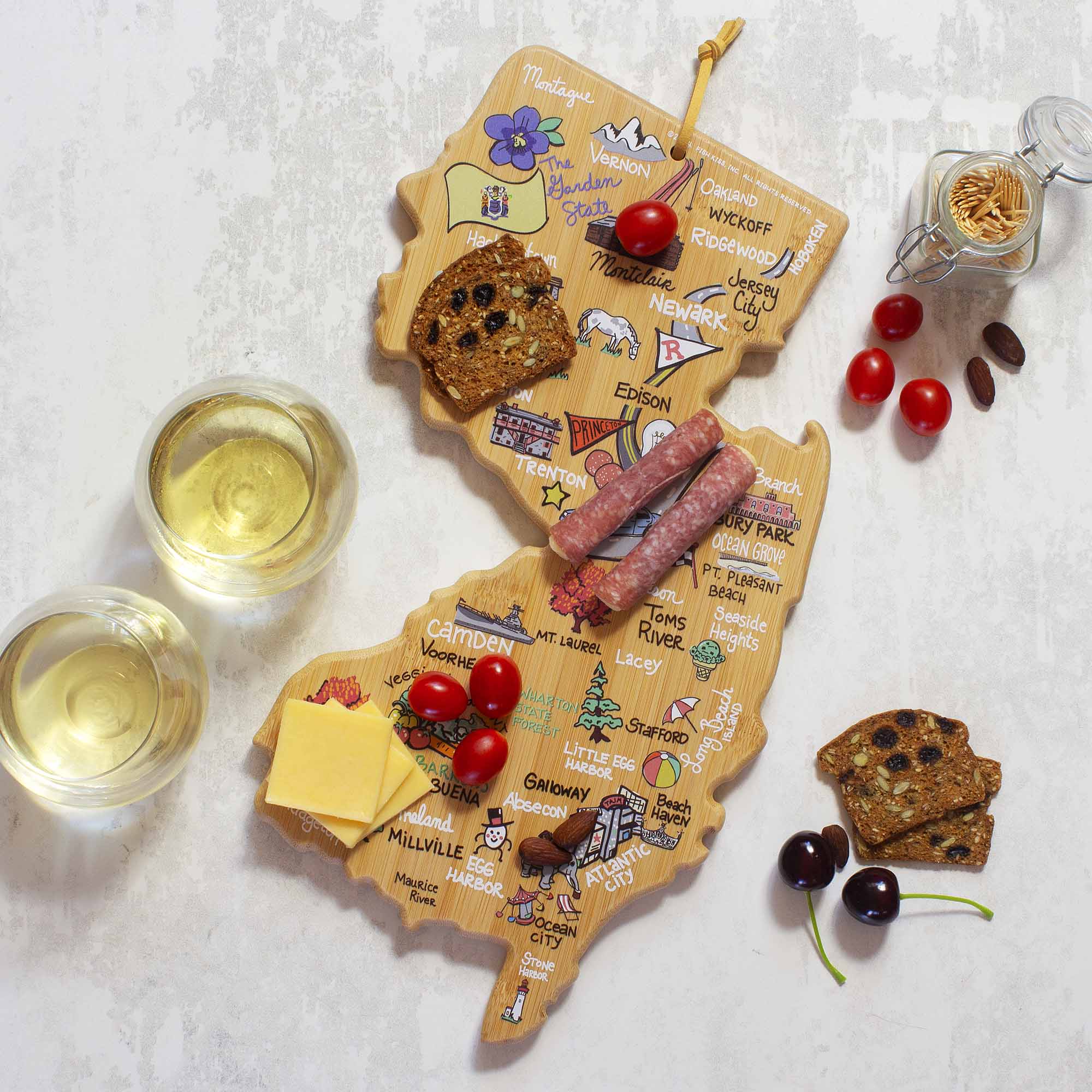 totally-bamboo-new-jersey-state-shaped-cutting-board-with-fish-kiss-artwork-by-a image 2