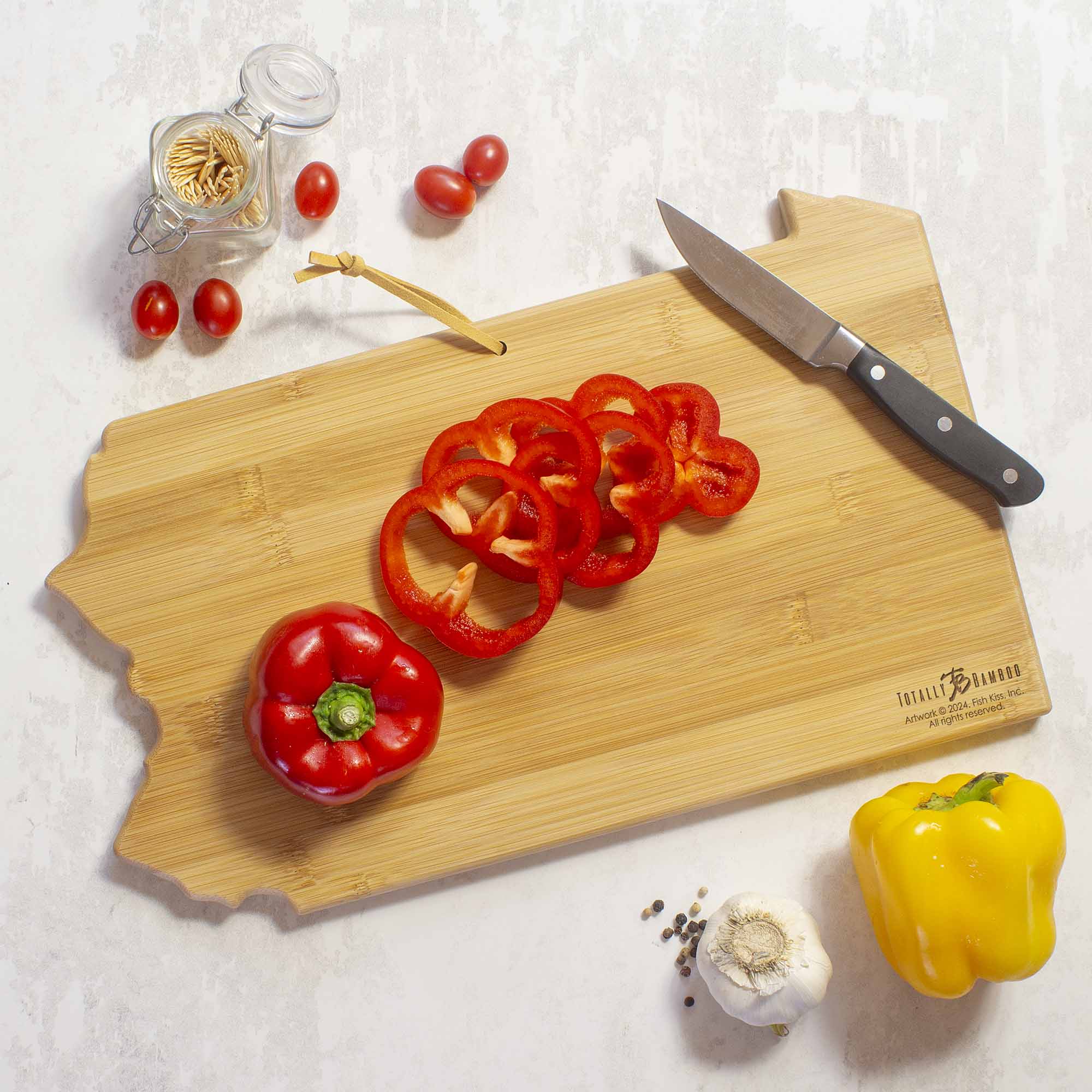 totally-bamboo-pennsylvania-cutting-board-with-artwork-by-fish-kiss image 3