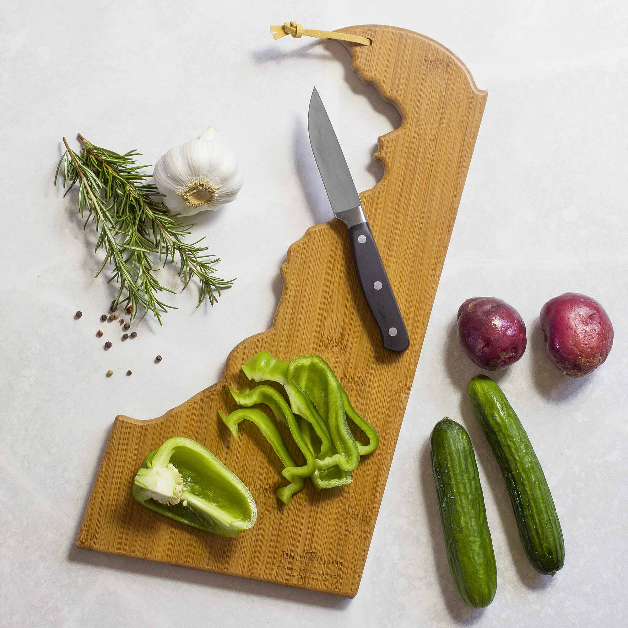 totally-bamboo-delaware-cutting-board-with-artwork-by-summer-stokes image 3