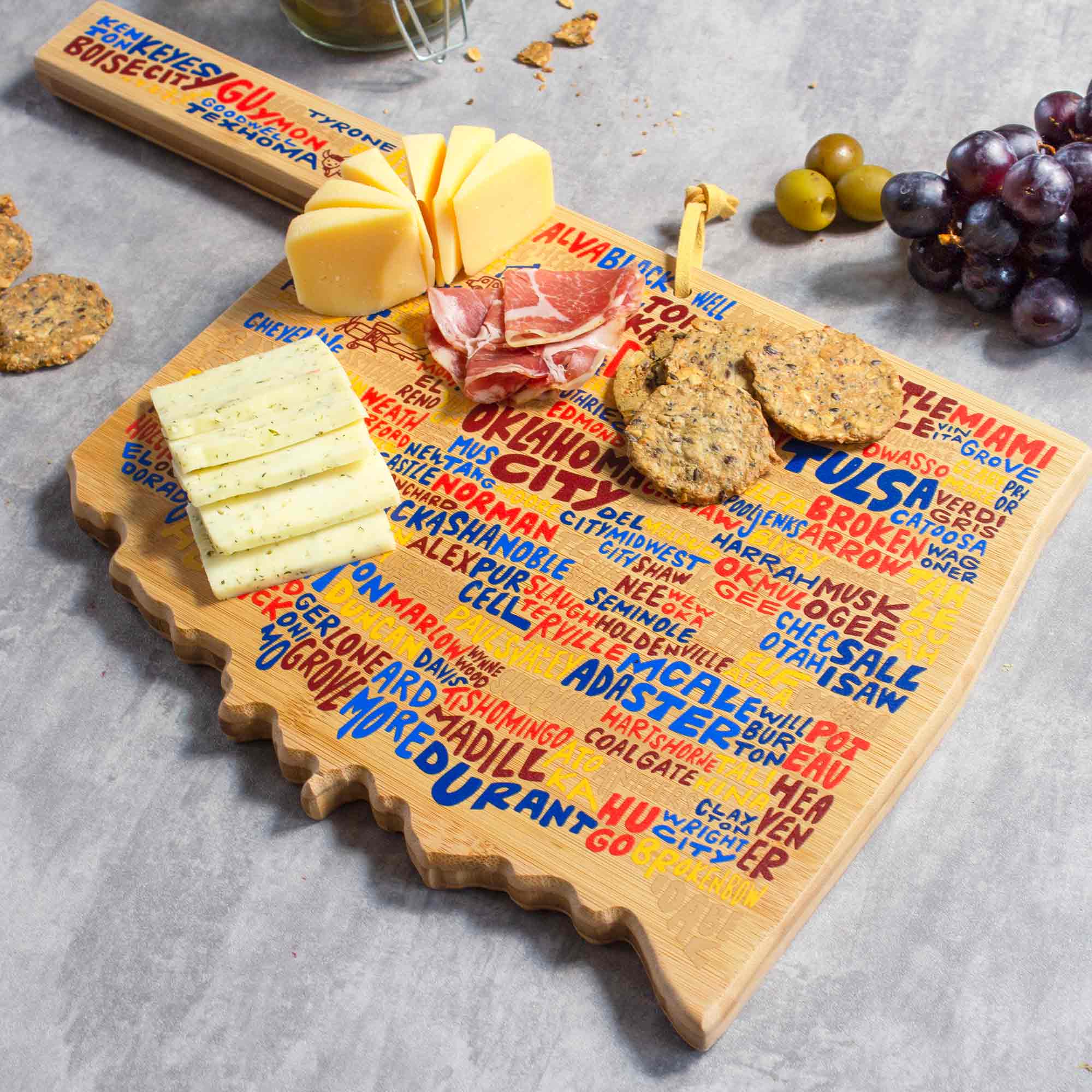 totally-bamboo-oklahoma-state-shaped-cutting-board-with-wander-on-words-artwork image 2
