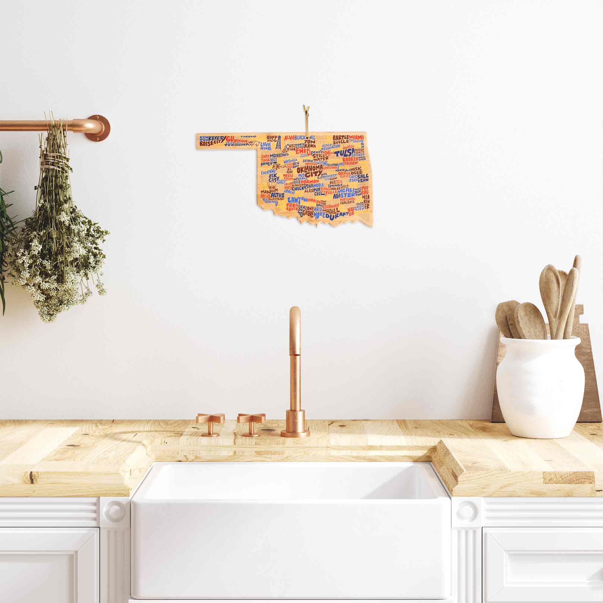 totally-bamboo-oklahoma-state-shaped-cutting-board-with-wander-on-words-artwork image 5