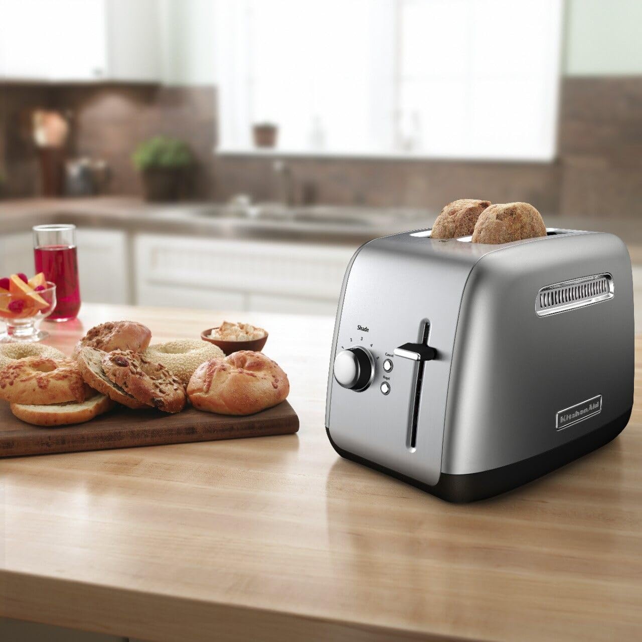 kitchenaid-2-slice-toaster-with-manual-lift-lever-kmt2115 image 3