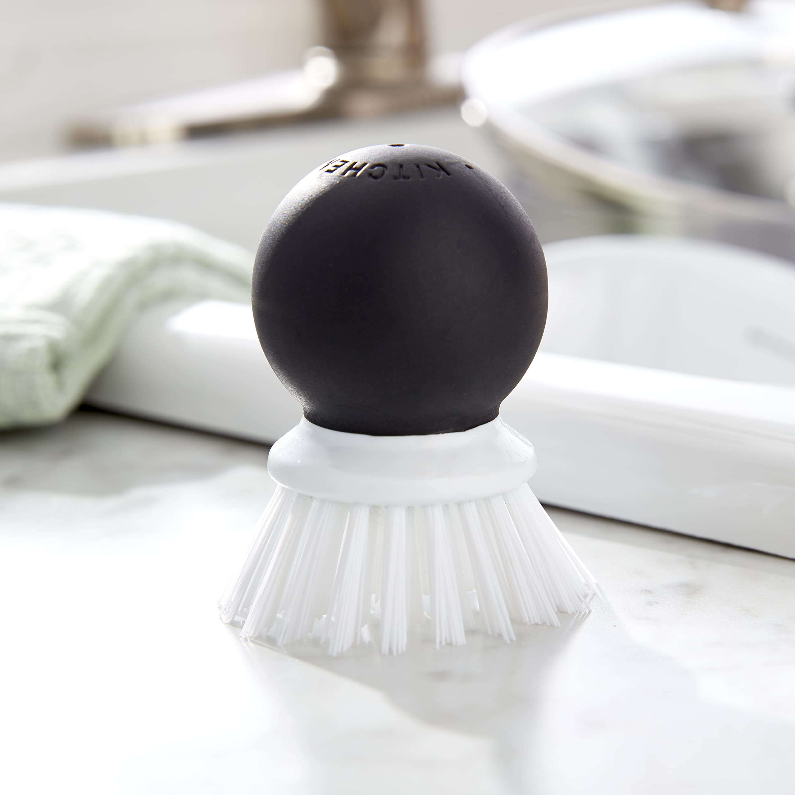 kitchenaid-soft-grip-vegetable-brush-for-hard-skinned-fruits-and-vegetables-blac image 8