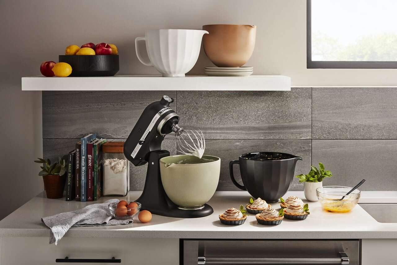 kitchenaid-5-quart-ceramic-bowl-for-tilt-head-stand-mixers-ksm2cb5psl-sage-leaf image 6