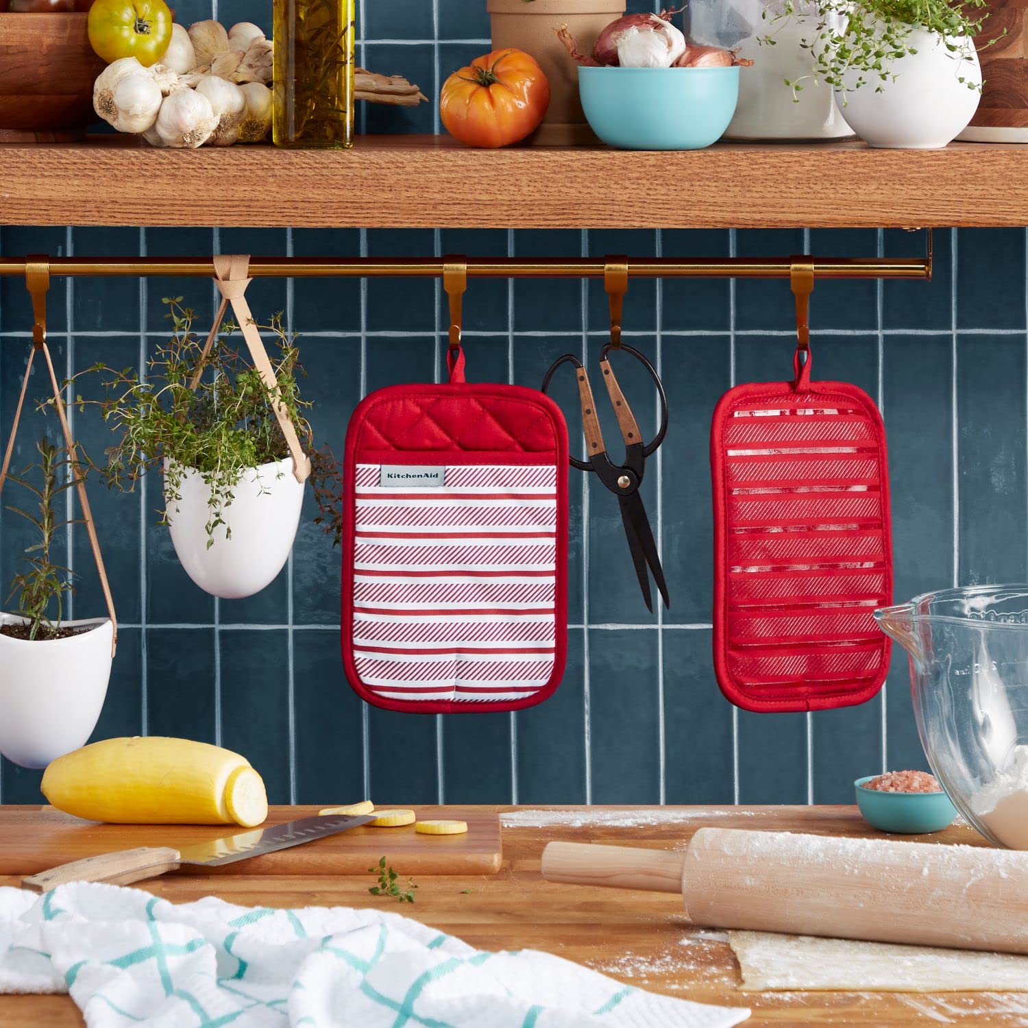 kitchenaid-albany-pot-holder-2-pack-passion-red-7-x10 image 2