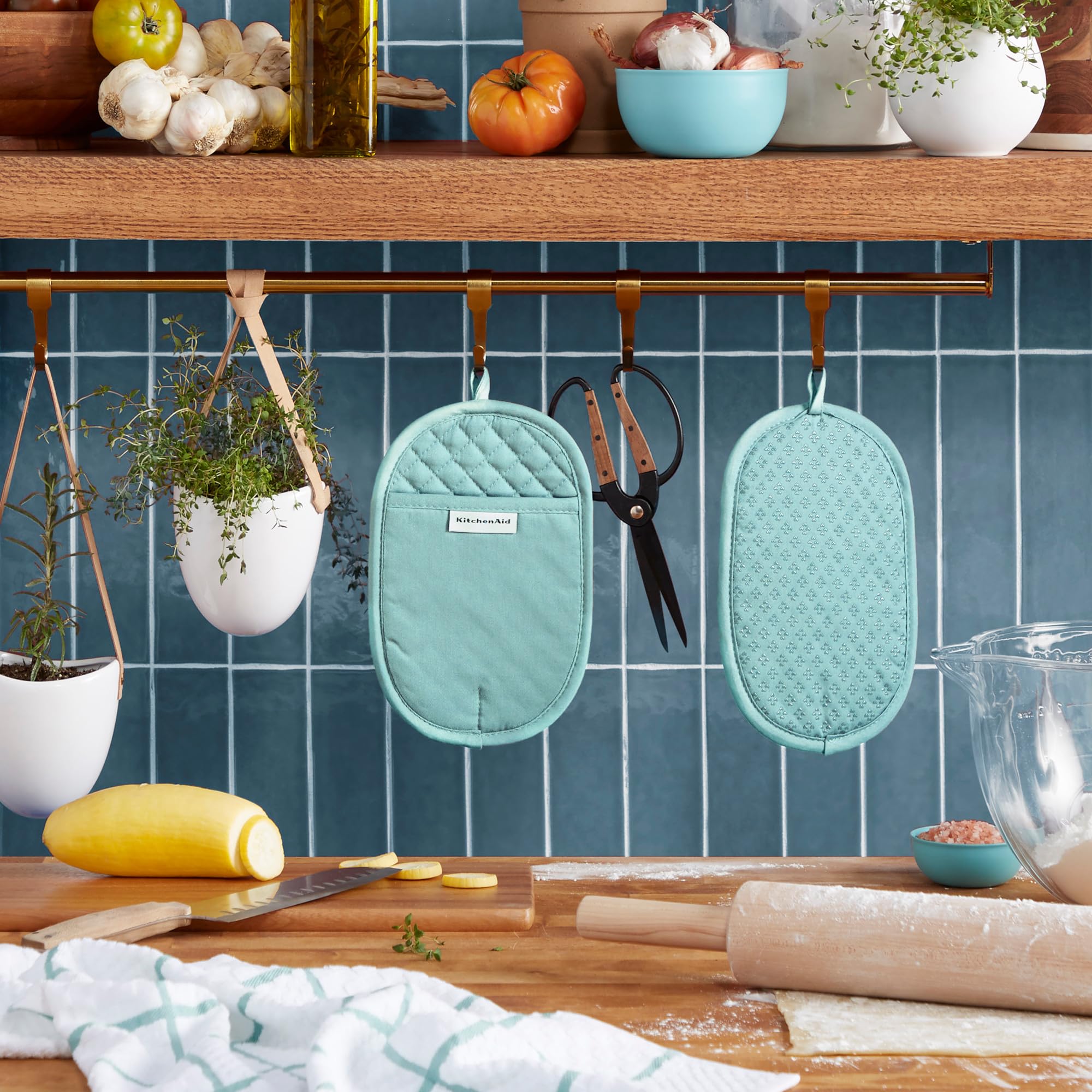 kitchenaid-asteroid-pot-holder-2-pack-set-mineral-water-6-5-x10 image 2