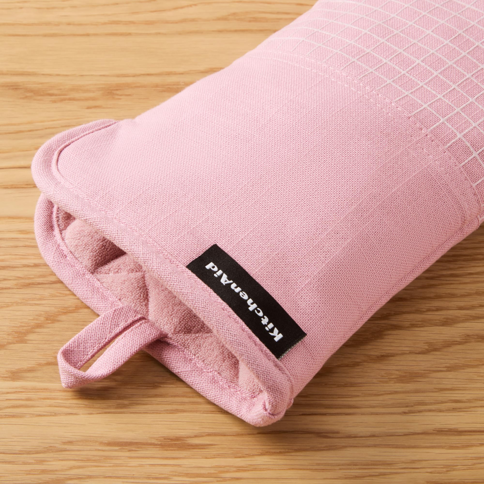 kitchenaid-gourmet-series-gridlines-oven-mitts-2-pack-heat-resistant-to-600-f-si image 4