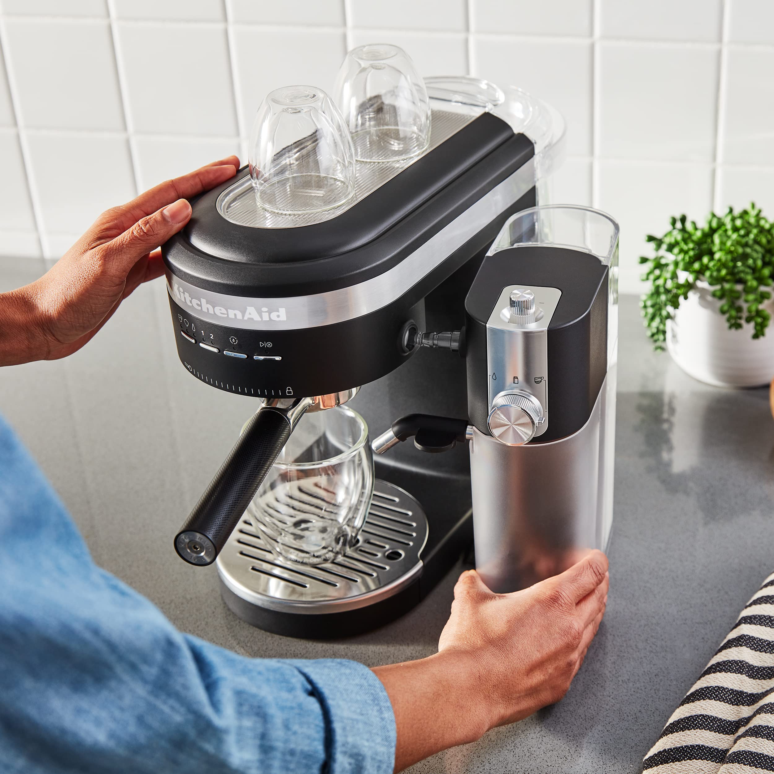 kitchenaid-automatic-milk-frother-attachment-kesmk4 image 7