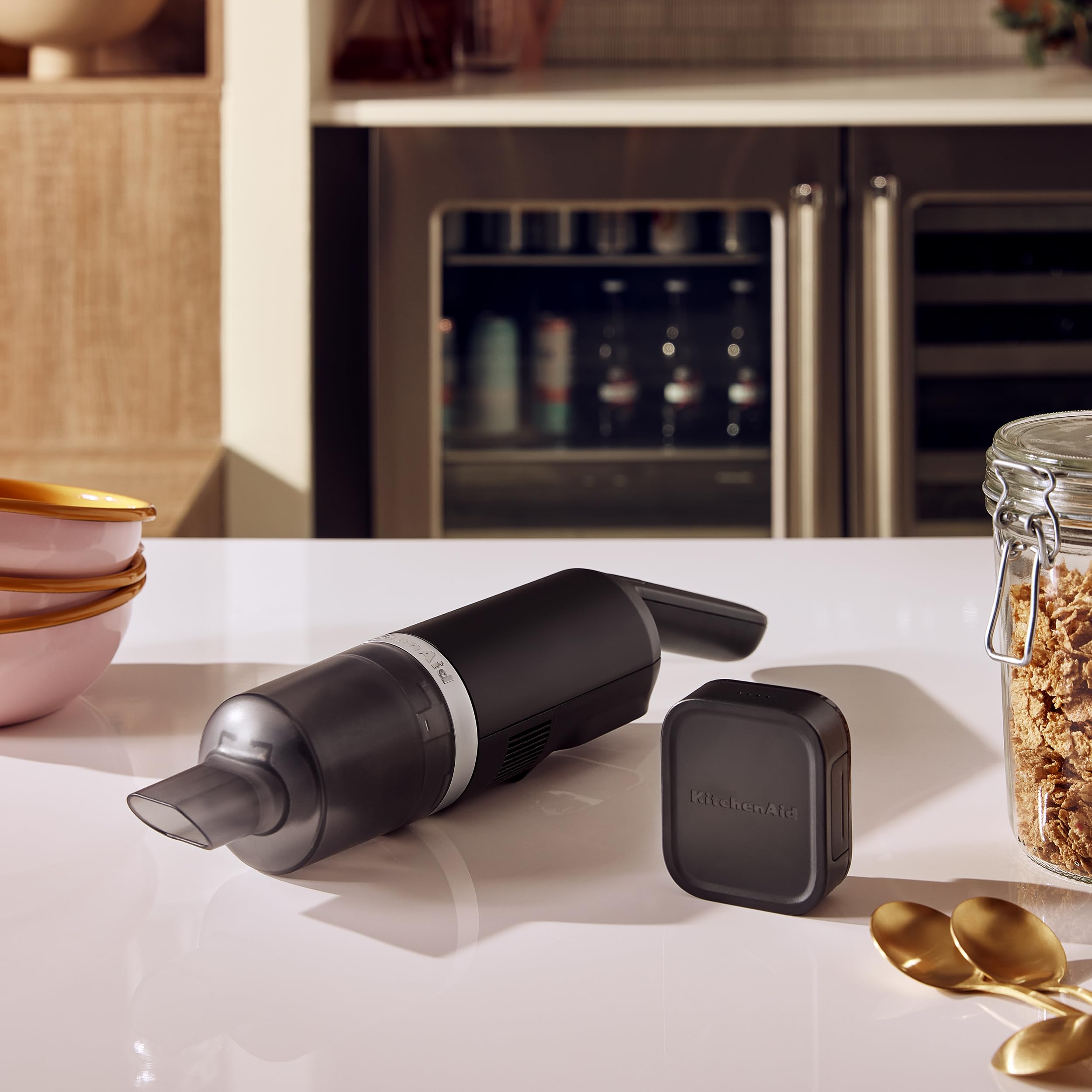kitchenaid-go-cordless-kitchen-vacuum-kkvr121-battery-included-black-matte image 5