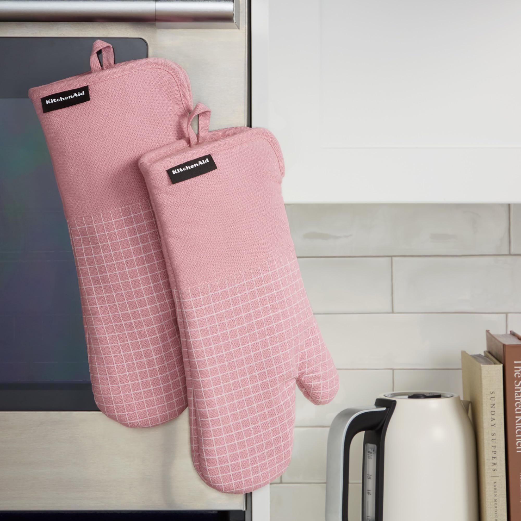 kitchenaid-gourmet-series-gridlines-oven-mitts-2-pack-heat-resistant-to-600-f-si image 5